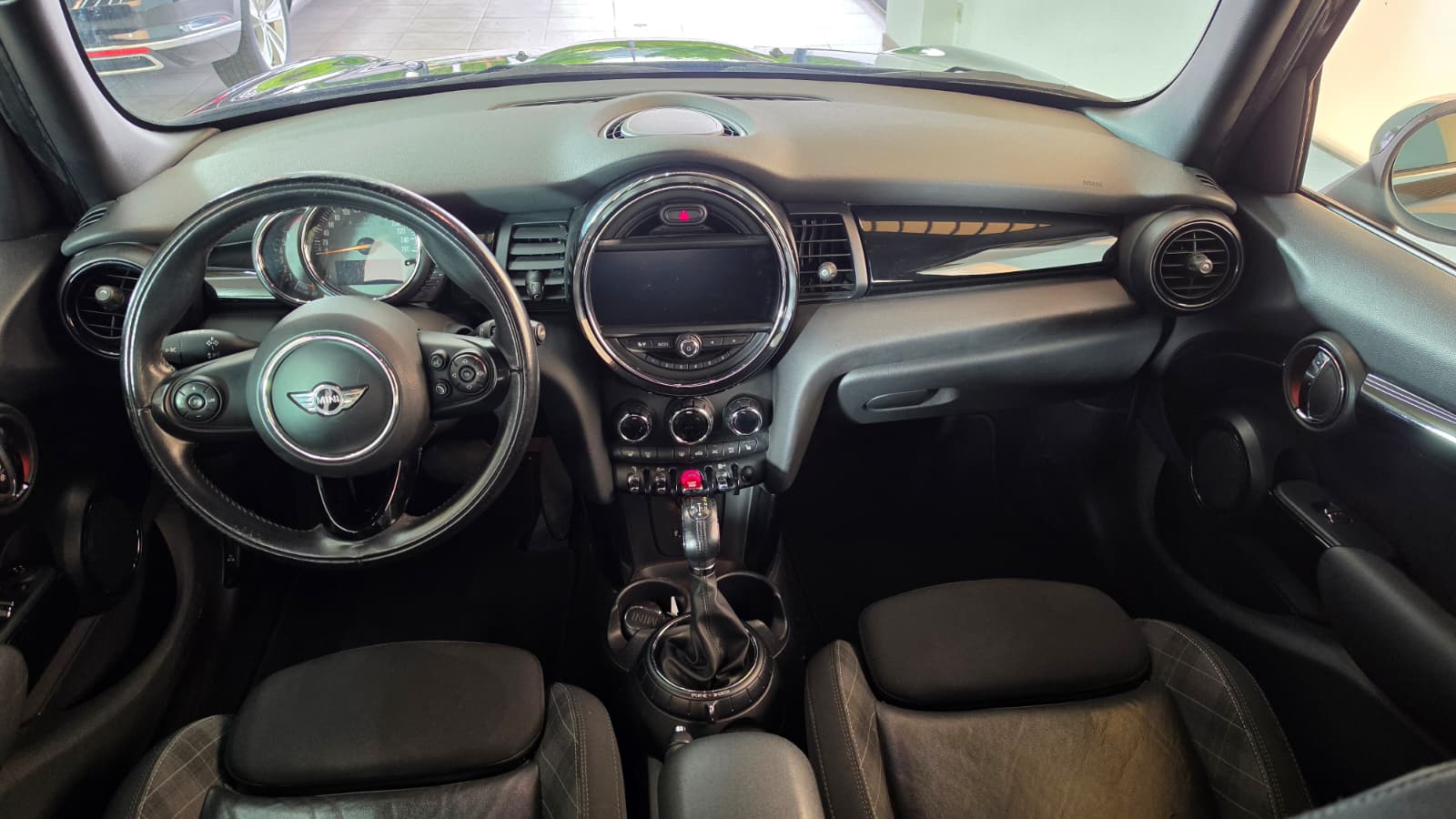 MINI Cooper Steptronic FAHRZEUG IN EINEM TOP ZUSTAND, KLEINER STADTFLITZER, FRISCH AB MFK UND FRISCH AB SERVICE-image-6