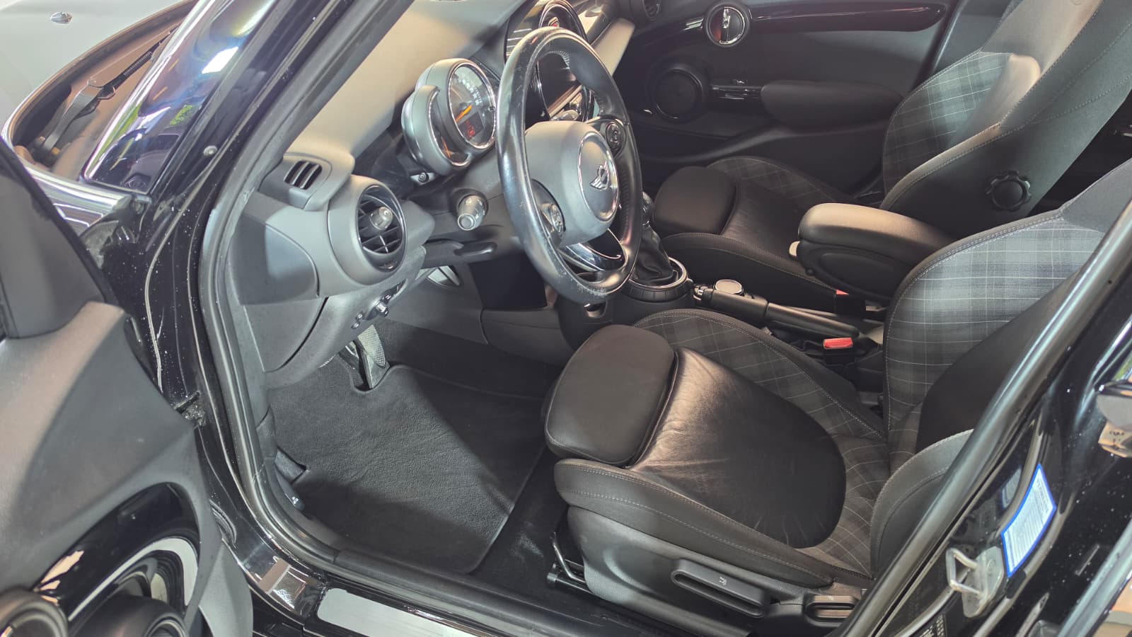 MINI Cooper Steptronic FAHRZEUG IN EINEM TOP ZUSTAND, KLEINER STADTFLITZER, FRISCH AB MFK UND FRISCH AB SERVICE-image-8