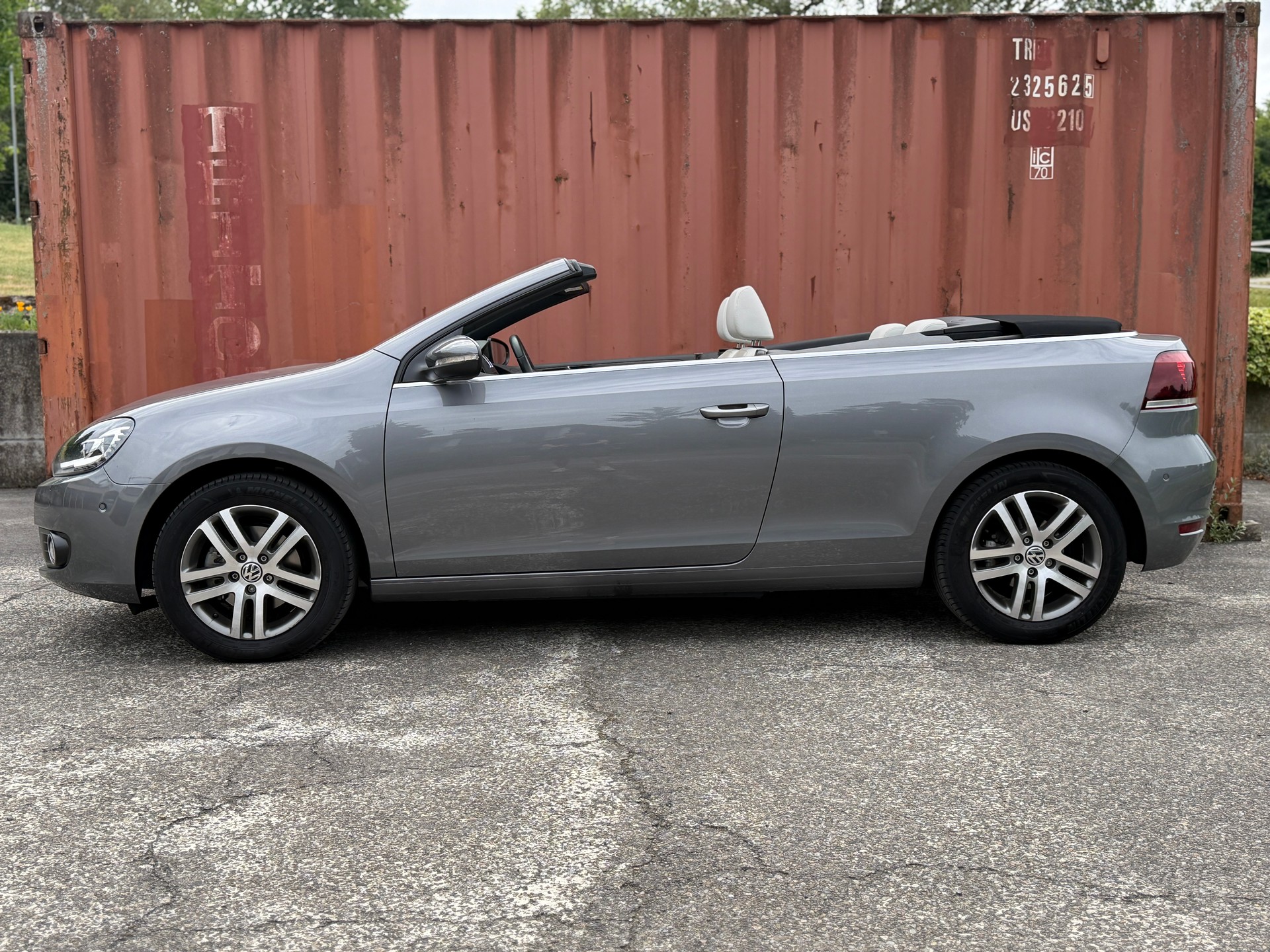 VW Golf VI Cabriolet 1.2 TSI BlueMT-image-6