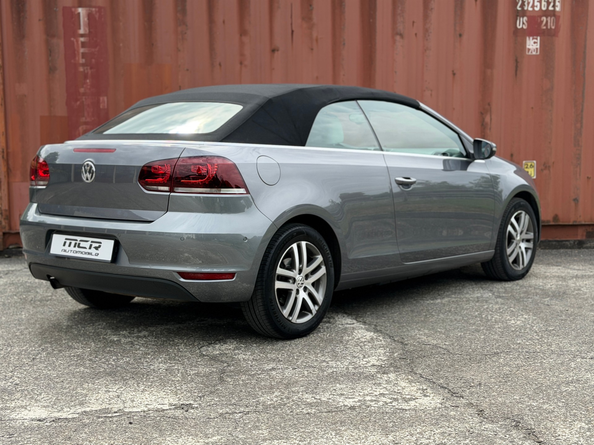 VW Golf VI Cabriolet 1.2 TSI BlueMT-image-2