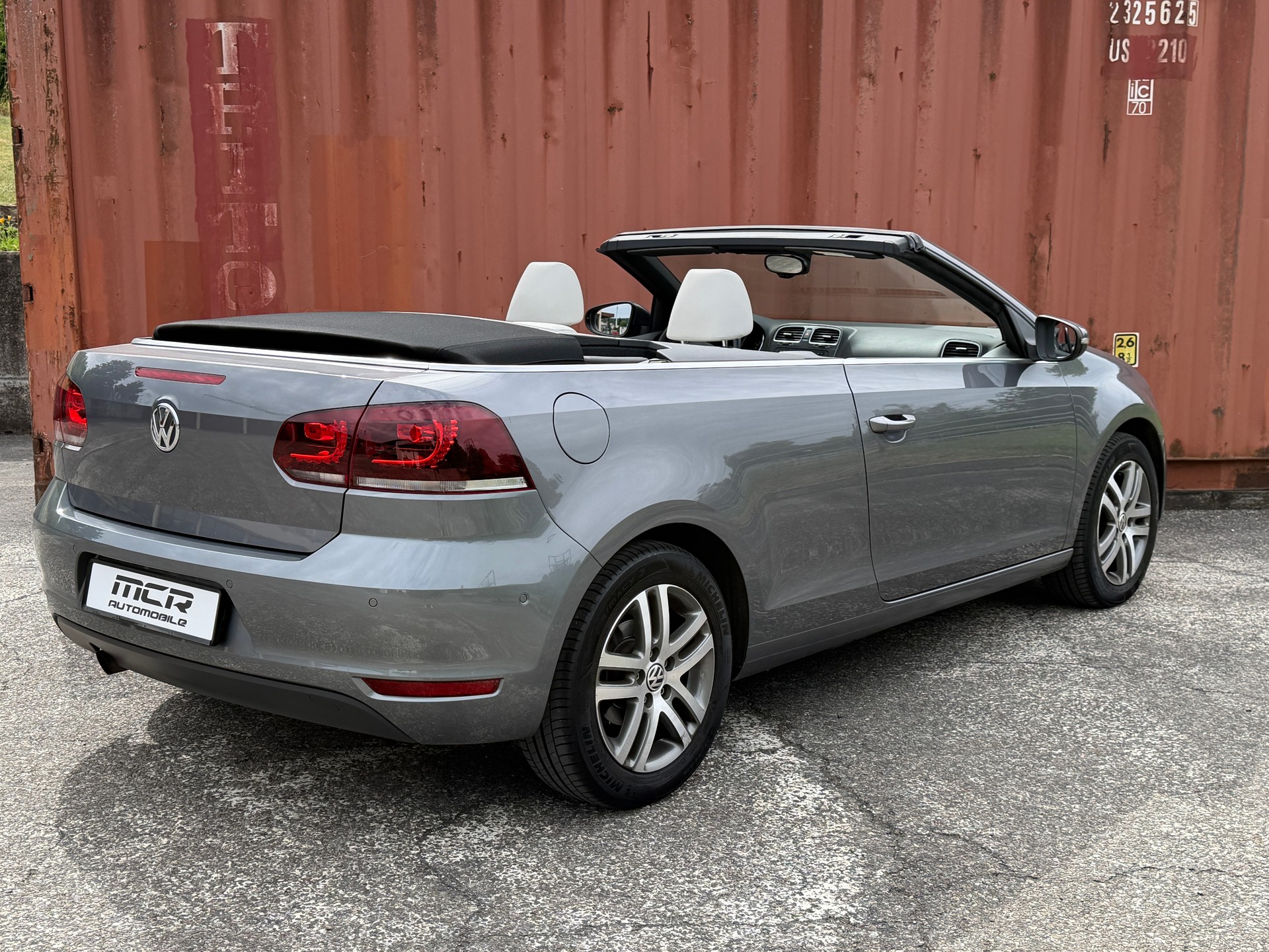VW Golf VI Cabriolet 1.2 TSI BlueMT-image-1