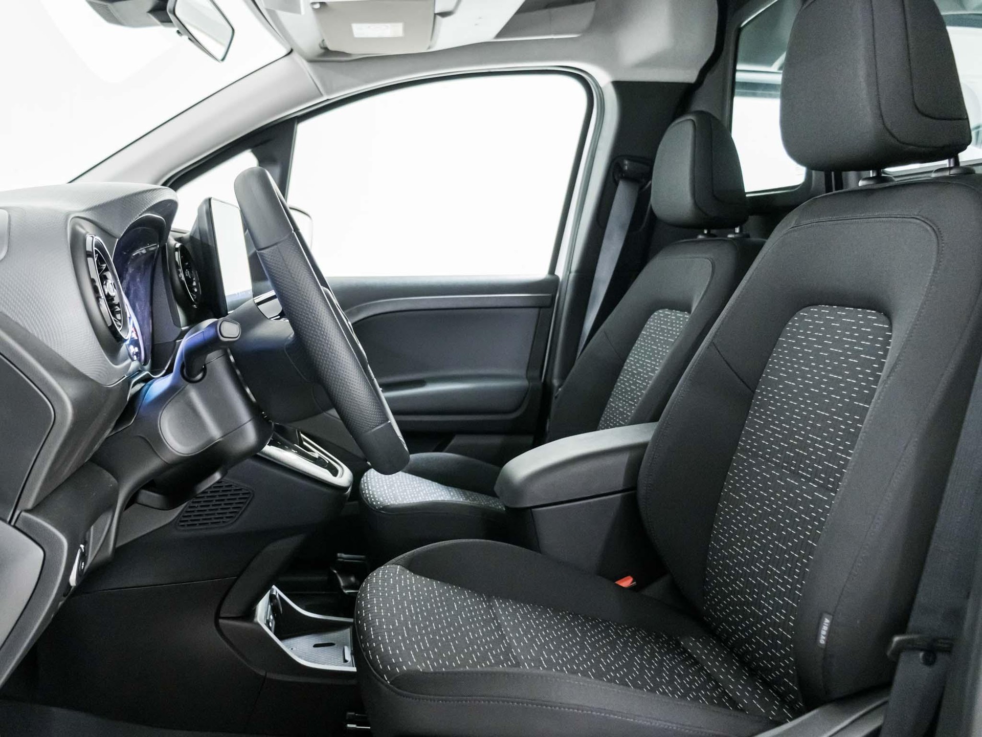 MERCEDES-BENZ eCitan Kasten BASE Standard-image-6