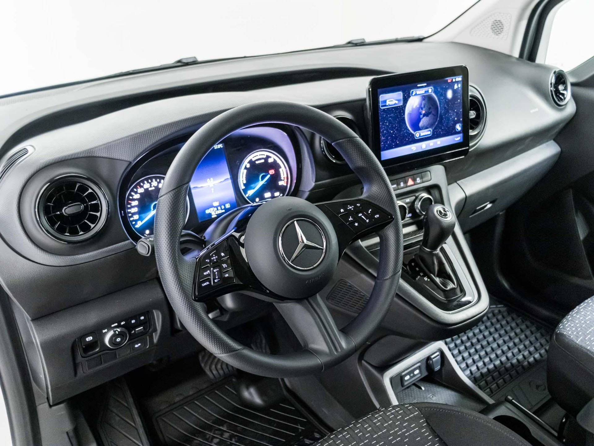 MERCEDES-BENZ eCitan Kasten BASE Standard-image-7