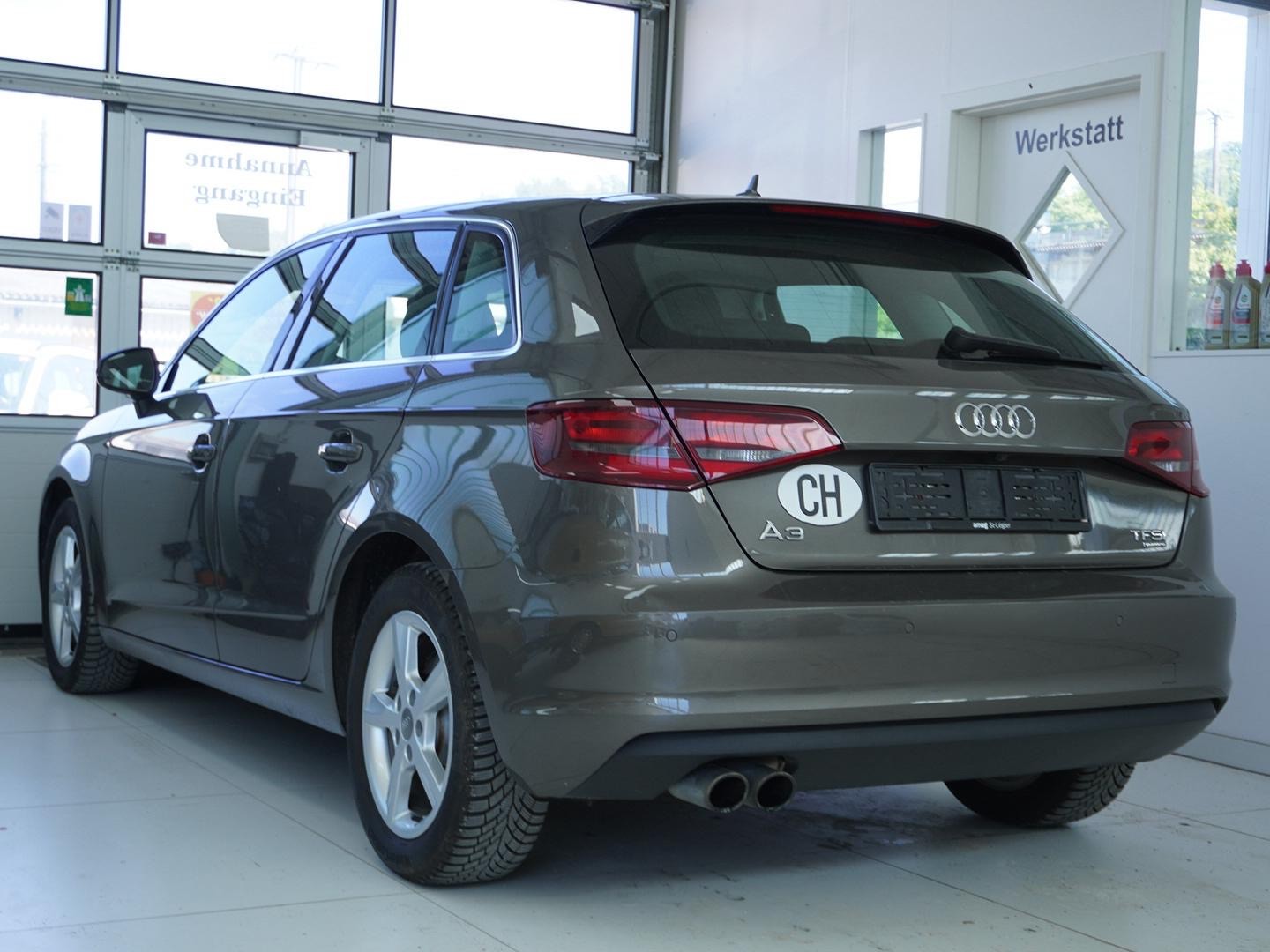 AUDI A3 Sportback 1.8 TFSI Ambiente quattro S-tronic-image-1