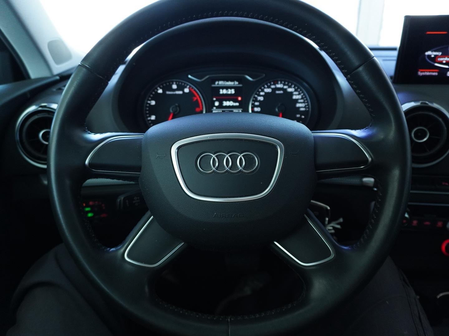 AUDI A3 Sportback 1.8 TFSI Ambiente quattro S-tronic-image-9