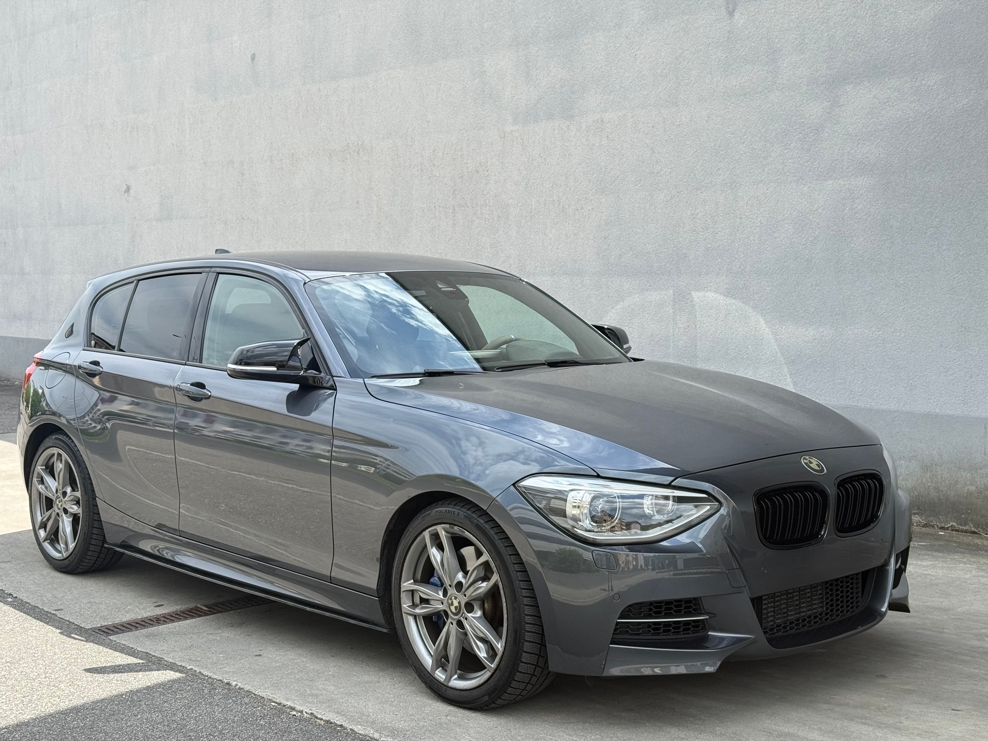 BMW M135i xDrive Steptronic-image-6