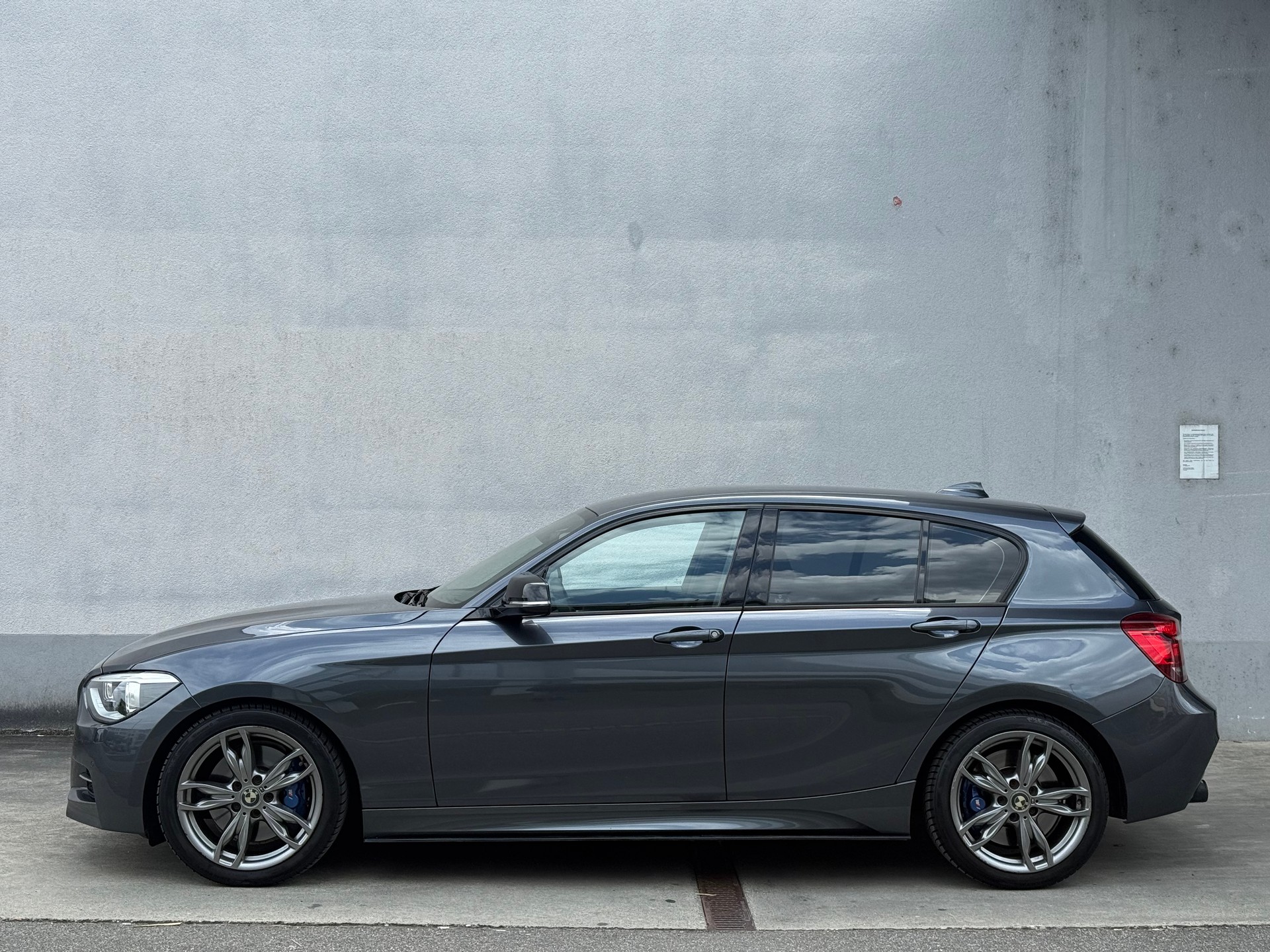 BMW M135i xDrive Steptronic-image-1