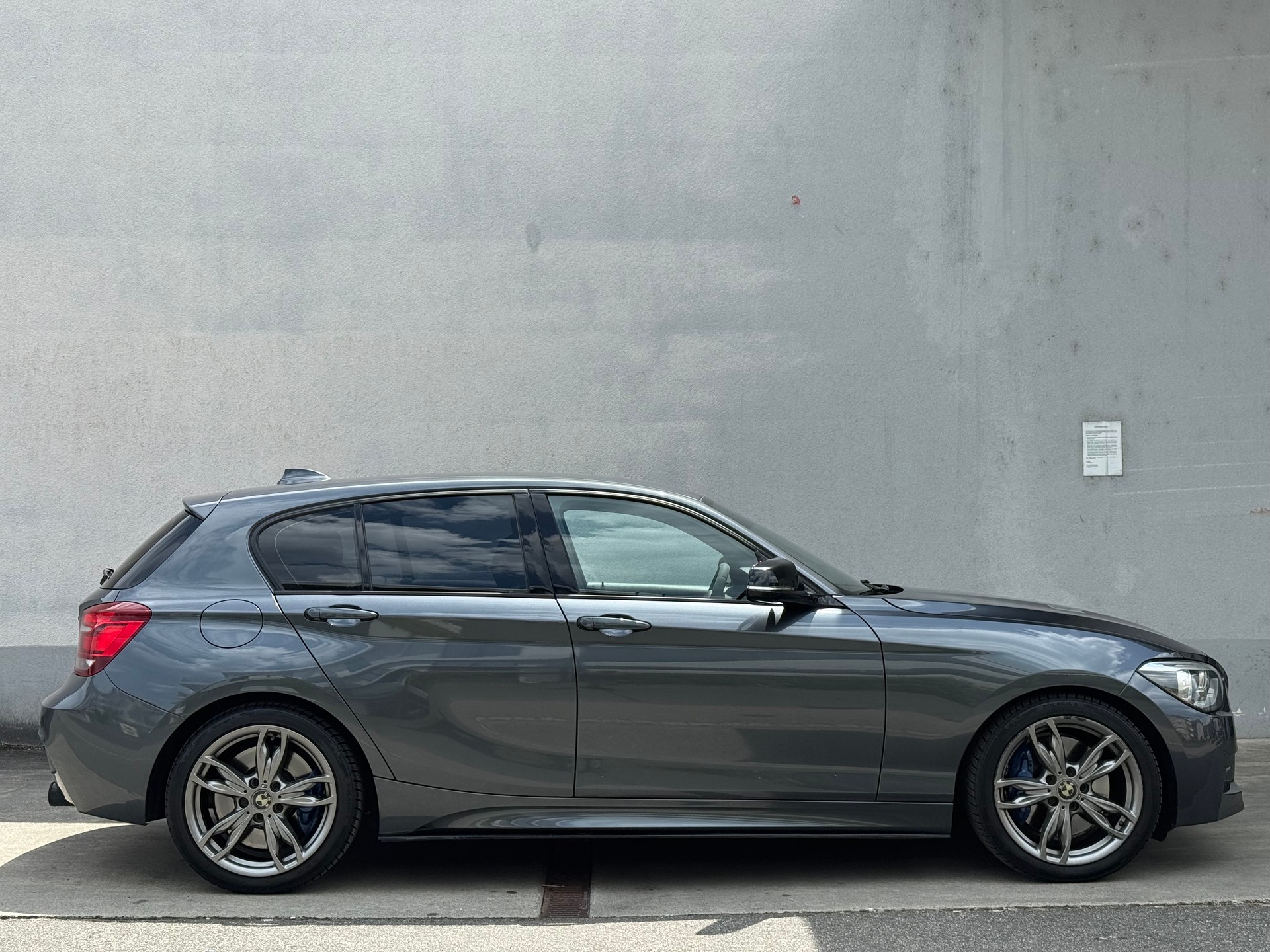 BMW M135i xDrive Steptronic-image-5