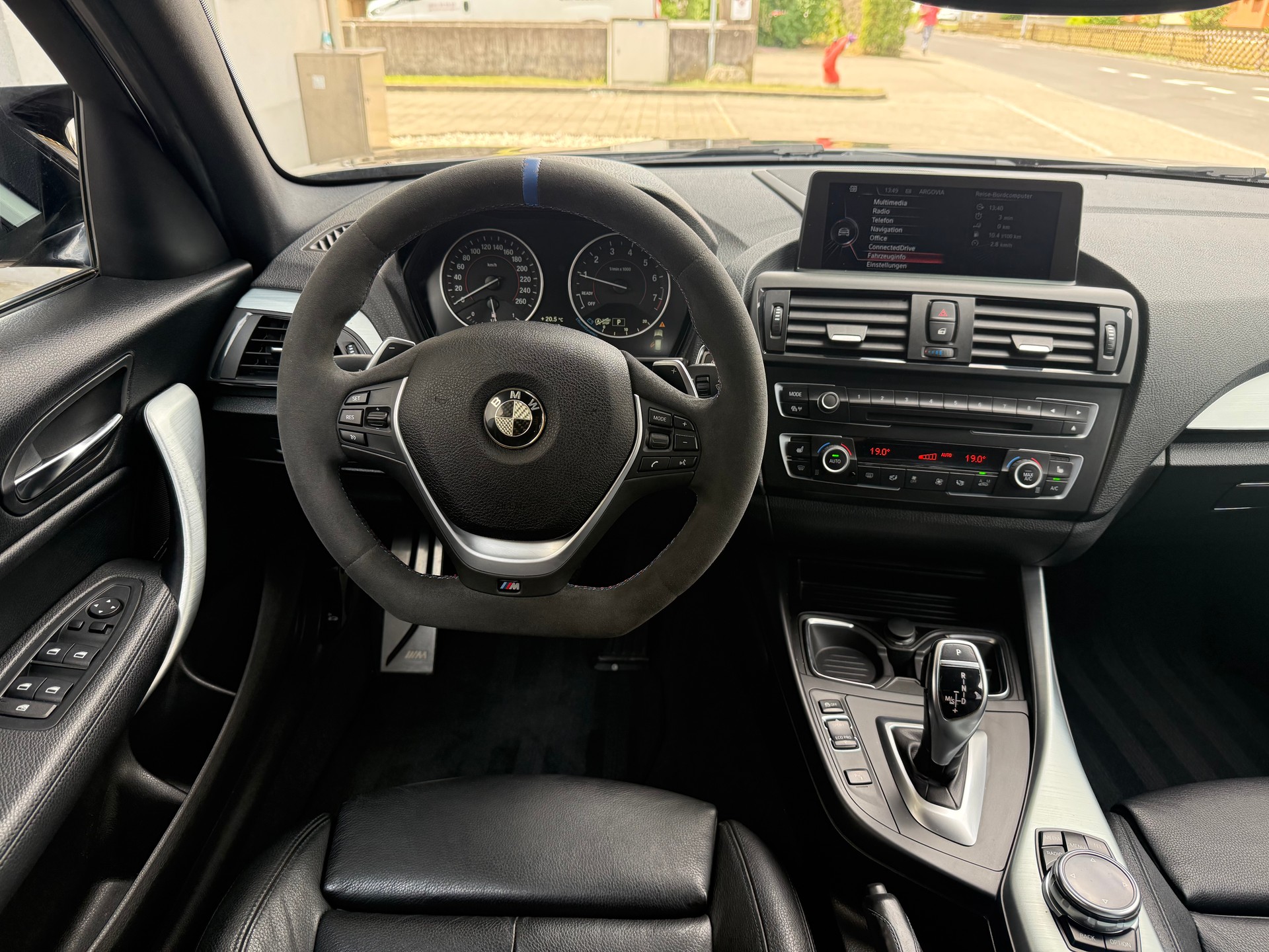 BMW M135i xDrive Steptronic-image-11