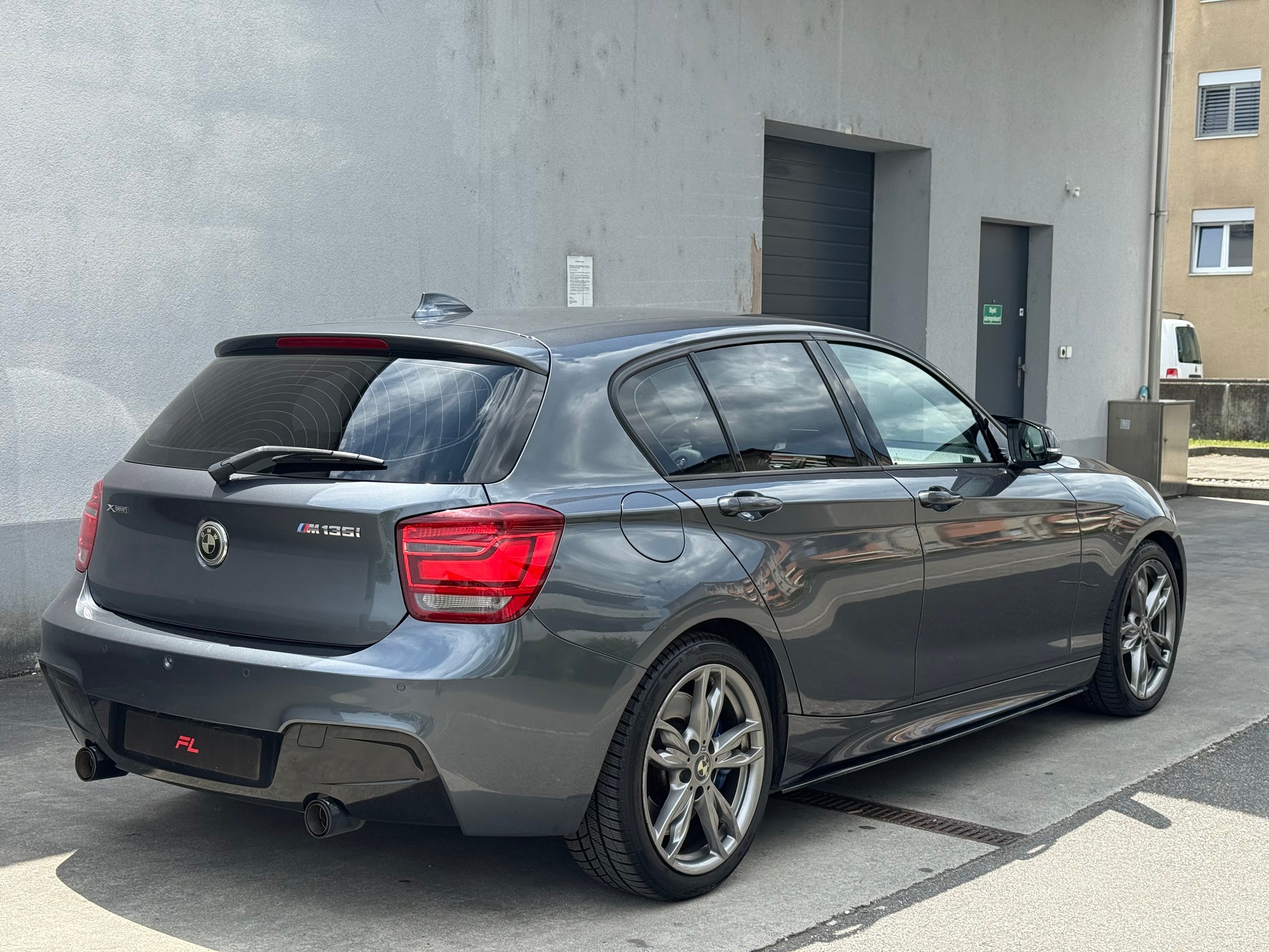 BMW M135i xDrive Steptronic-image-7