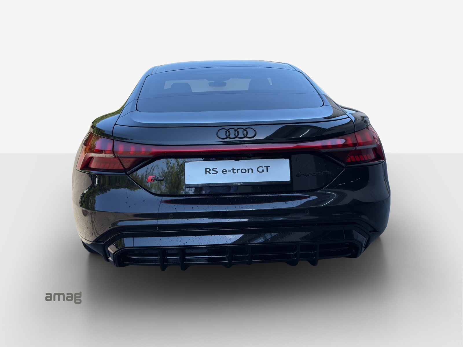 AUDI RS e-tron GT quattro-showroom-element-3
