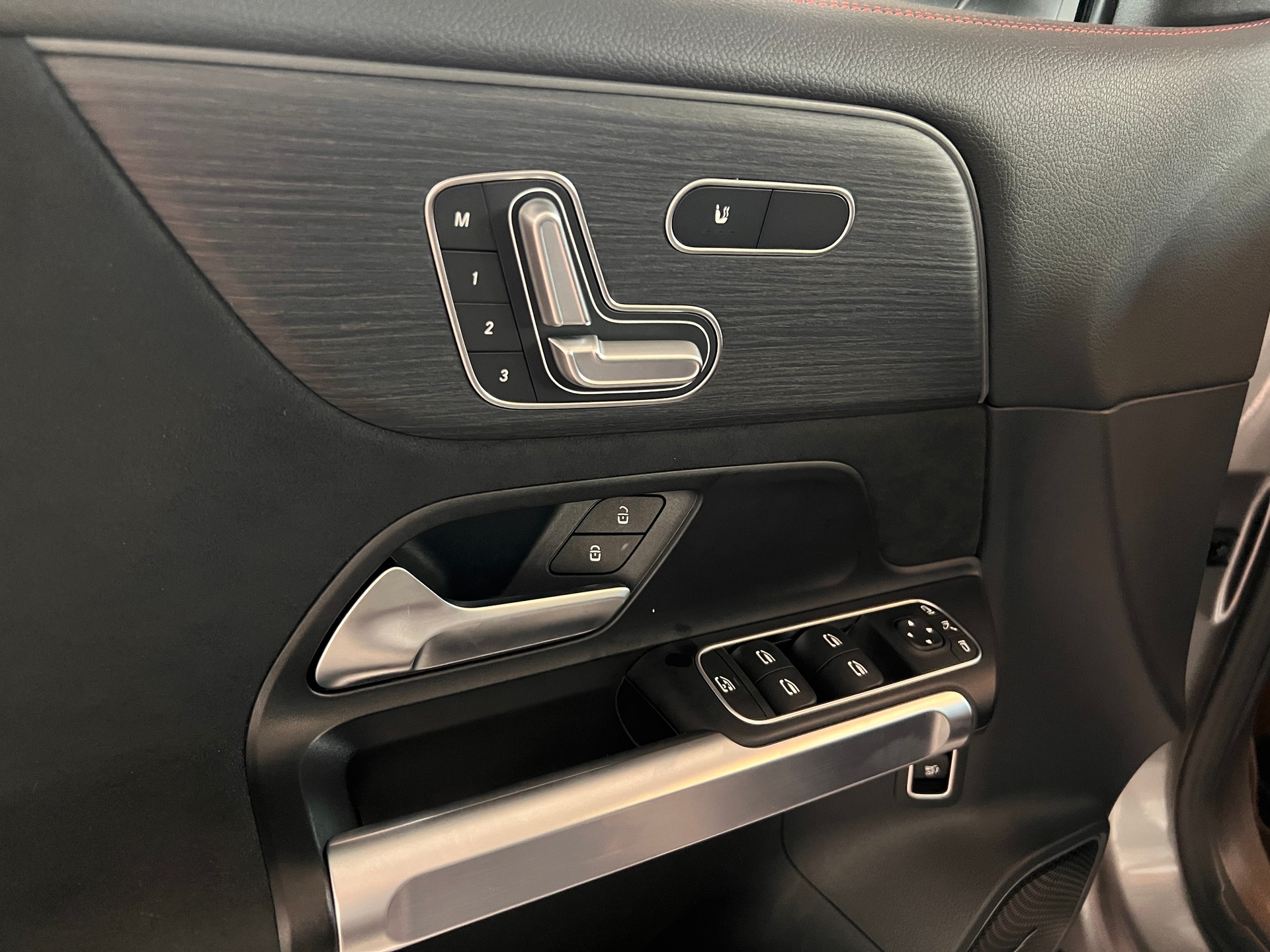 MERCEDES-BENZ EQB 350 66,5 kWh 4Matic Excellence-image-13