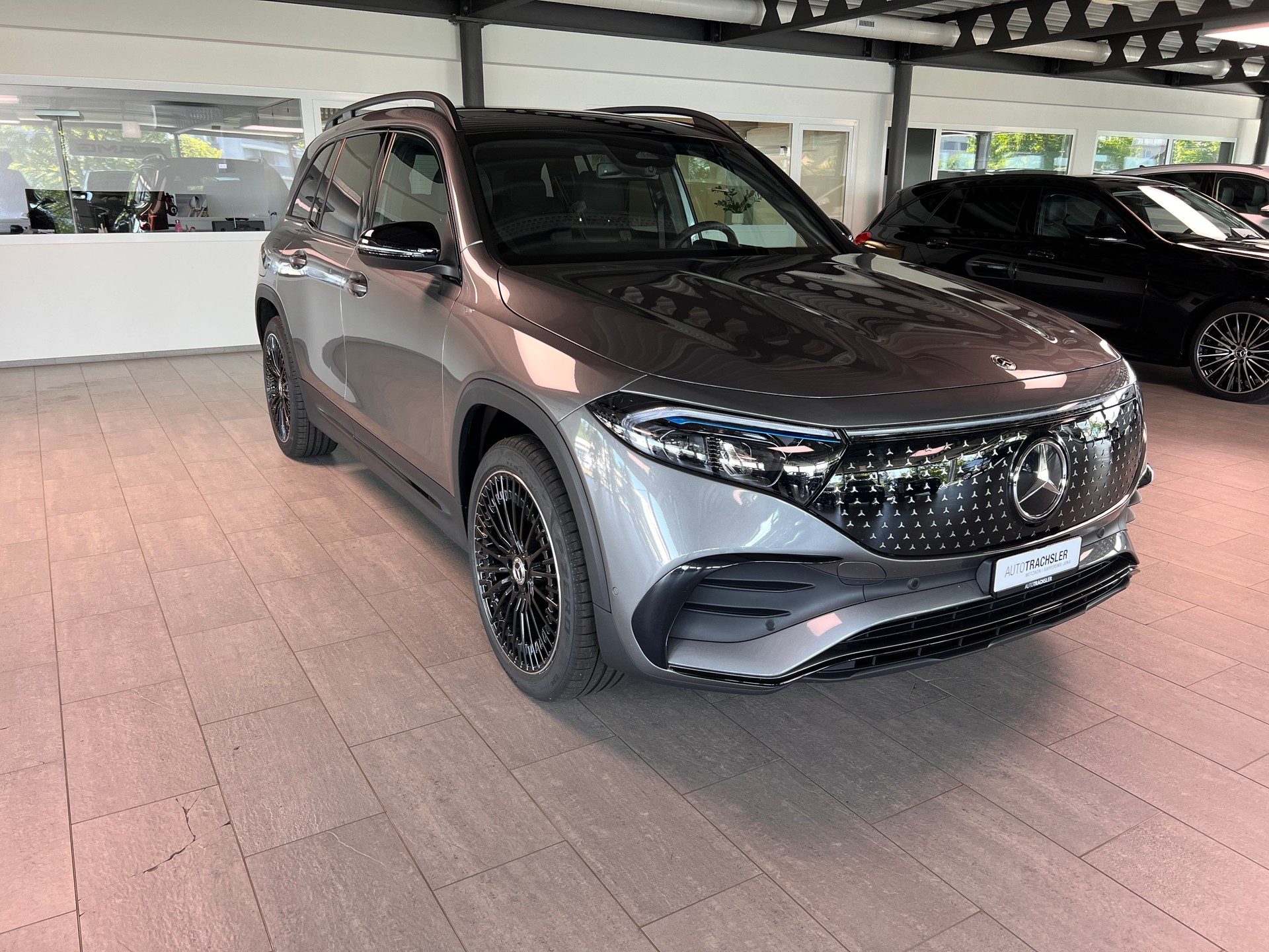 MERCEDES-BENZ EQB 350 66,5 kWh 4Matic Excellence-image-2