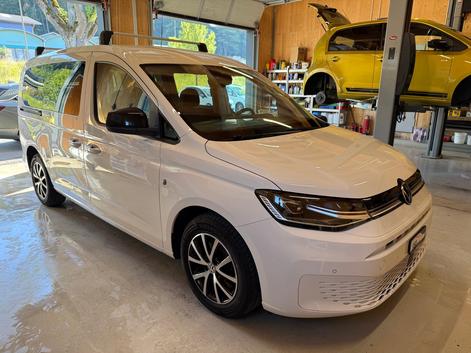 VW Caddy Maxi 2.0 TDI Life DSG-image-2