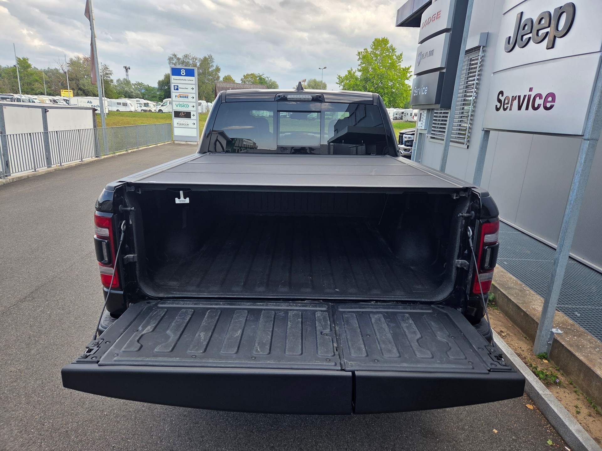 DODGE Ram 1500 5.7 V8 4x4 Rebel 396PS / 3.5T AHK-image-4