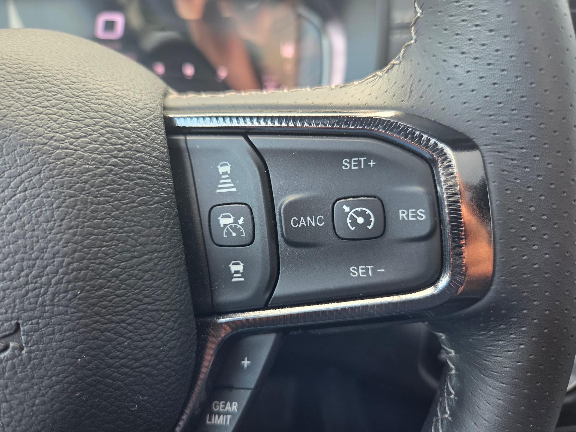 DODGE Ram 1500 5.7 V8 4x4 Rebel 396PS / 3.5T AHK-image-13