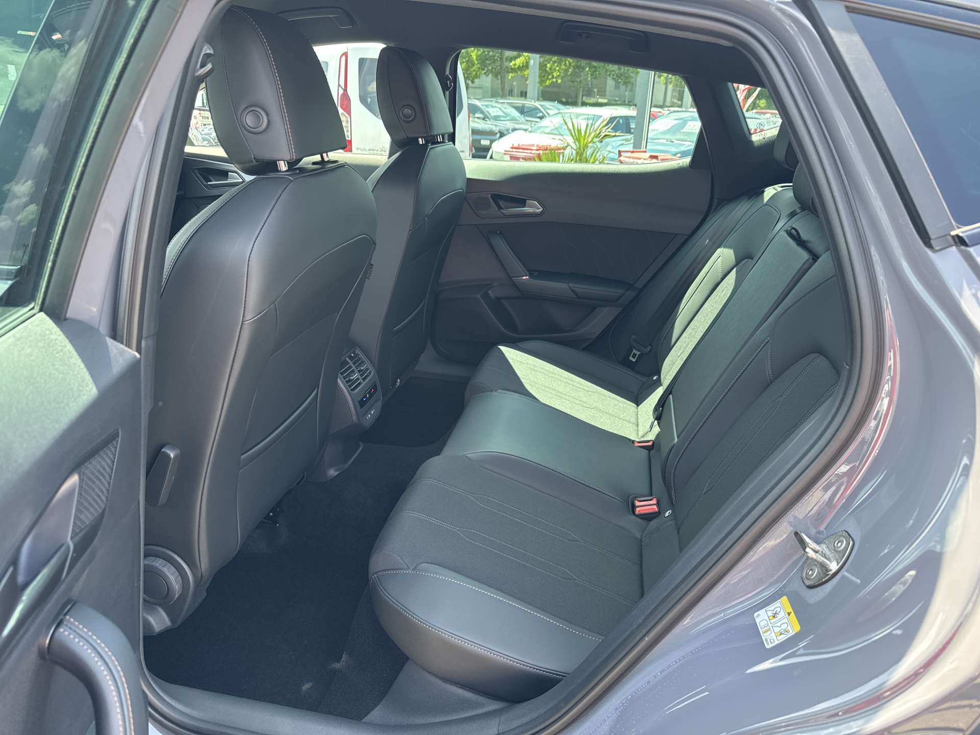 CUPRA Formentor 1.5 TSi DSG-Automat-image-6
