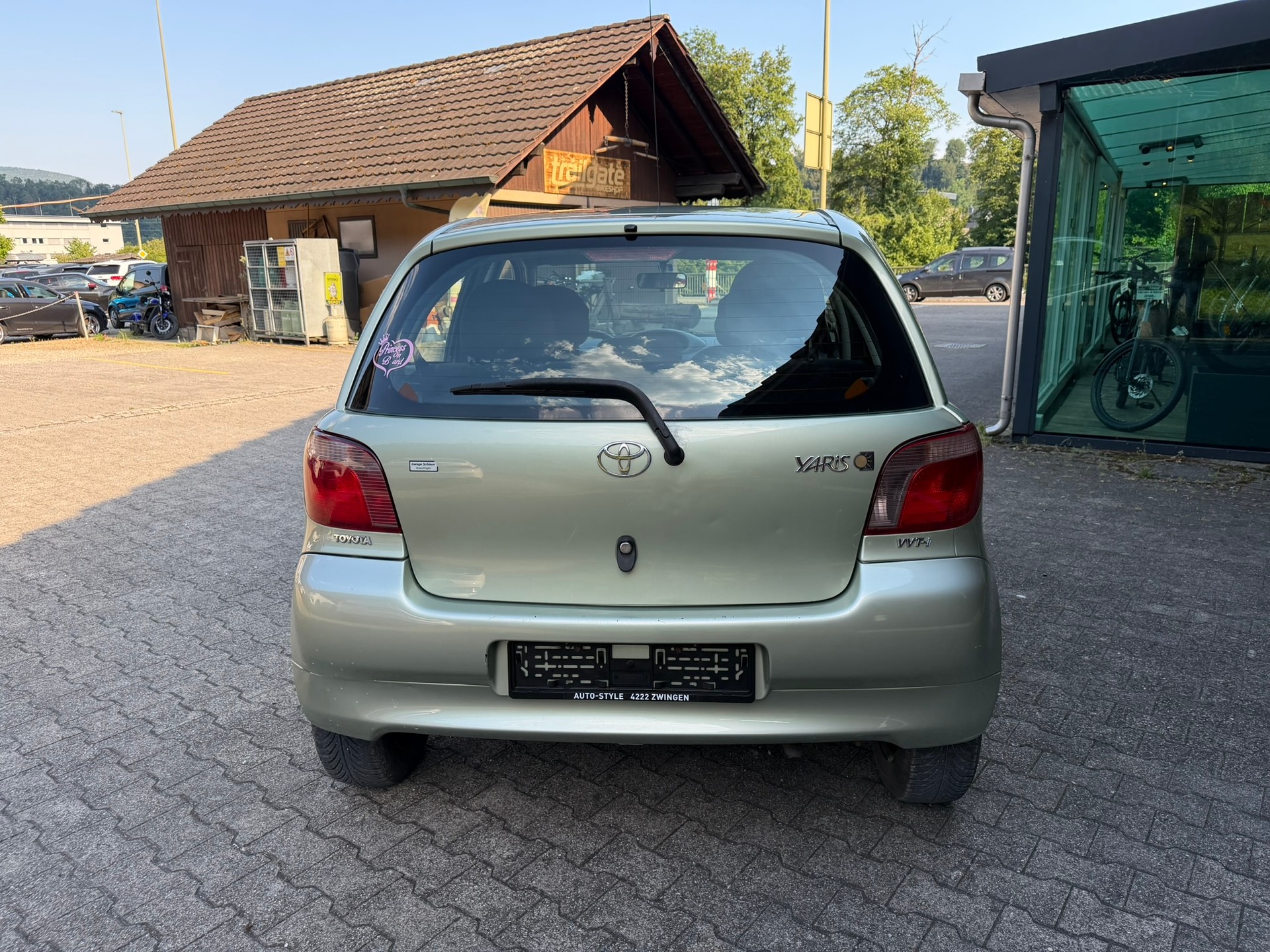 TOYOTA Yaris 1.3 Linea Sol-image-3
