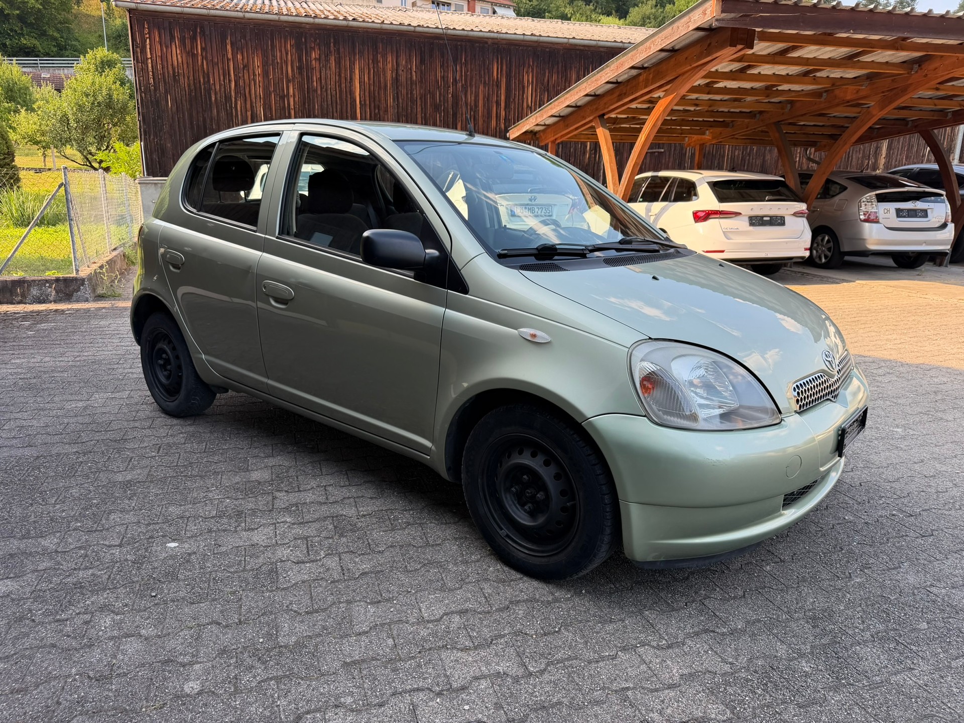 TOYOTA Yaris 1.3 Linea Sol-image-2
