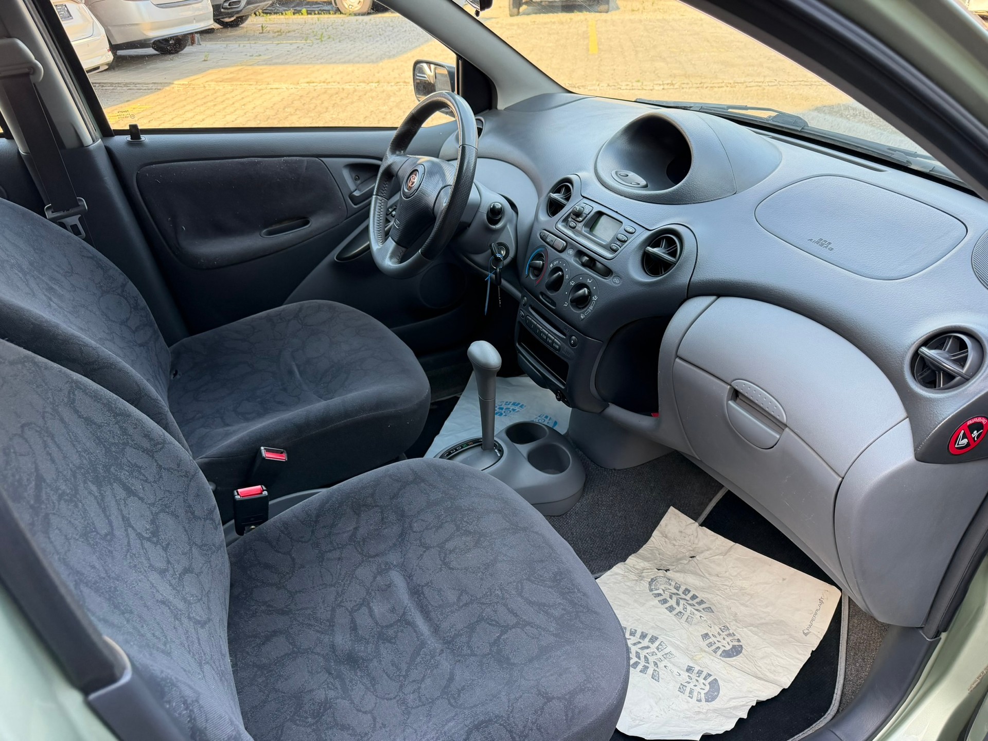 TOYOTA Yaris 1.3 Linea Sol-image-9