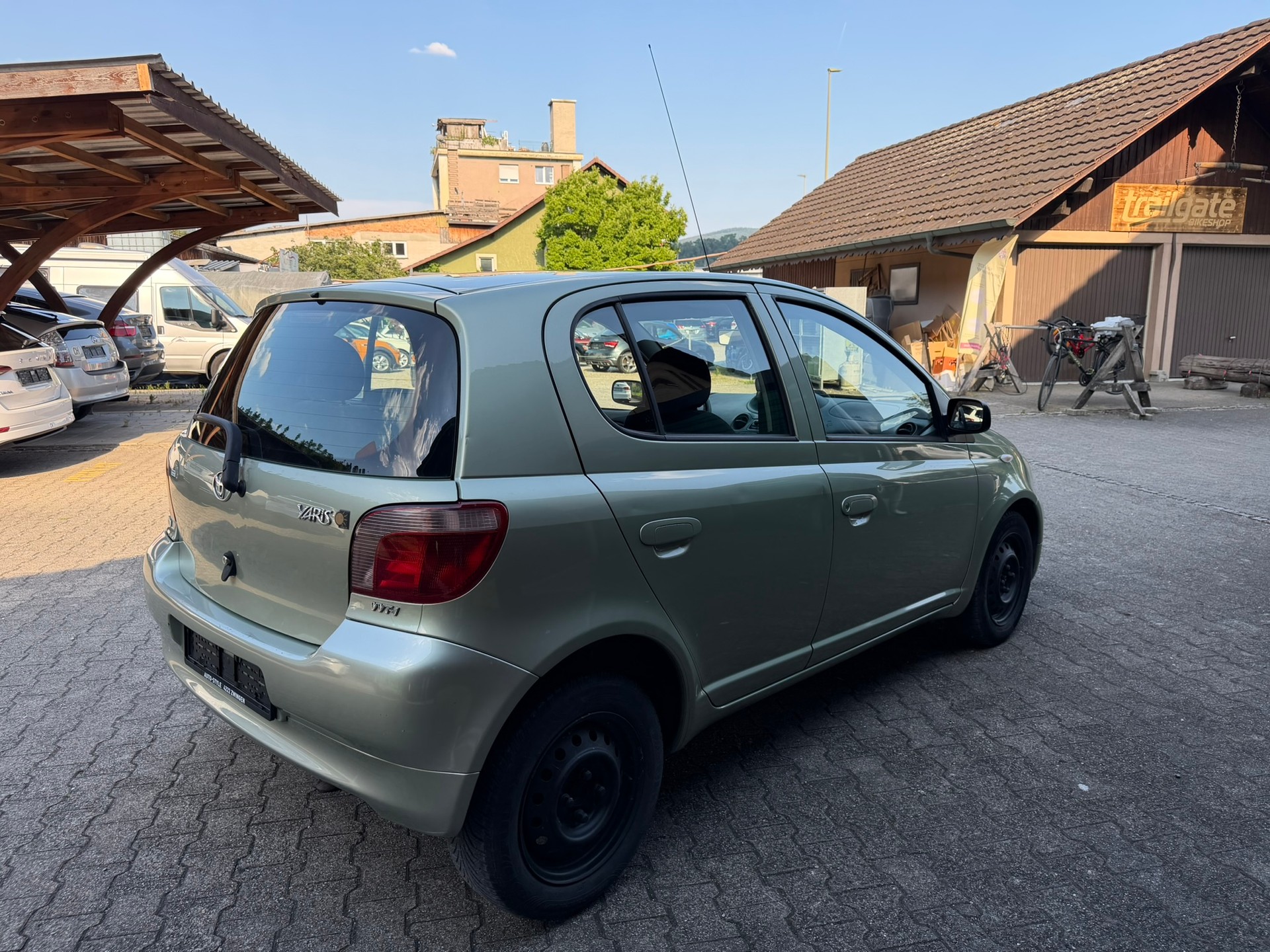 TOYOTA Yaris 1.3 Linea Sol-image-4