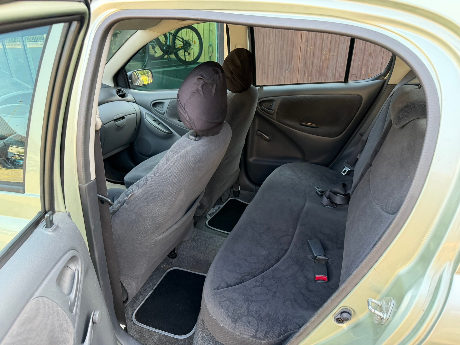 TOYOTA Yaris 1.3 Linea Sol-image-7