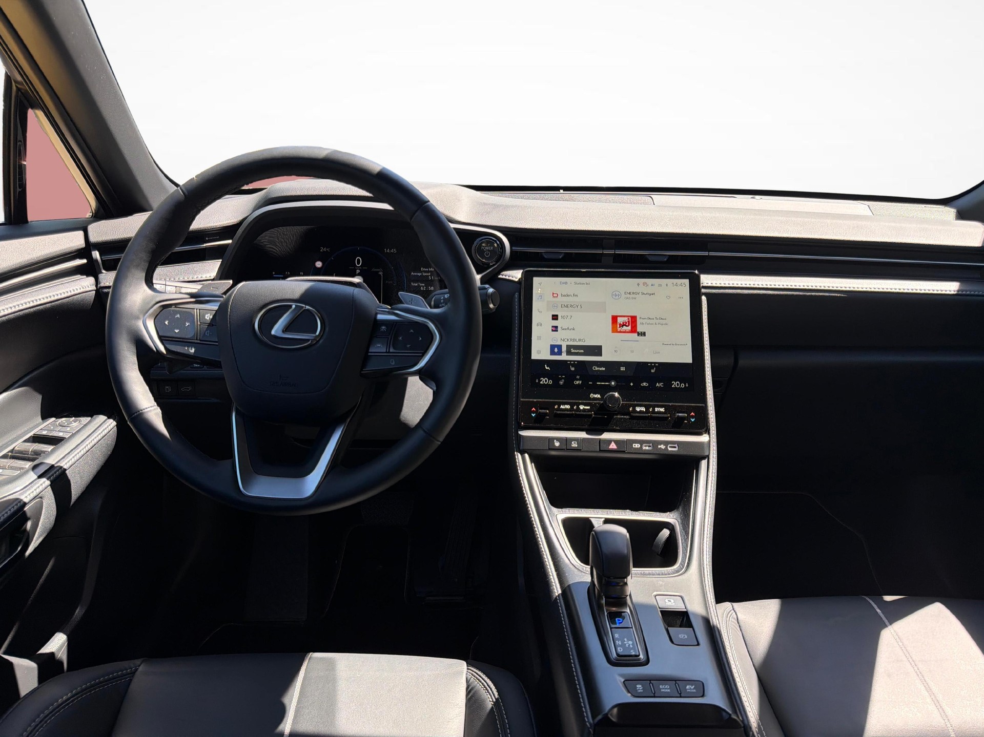 LEXUS LBX 1.5 Hybrid Relax AWD-image-8