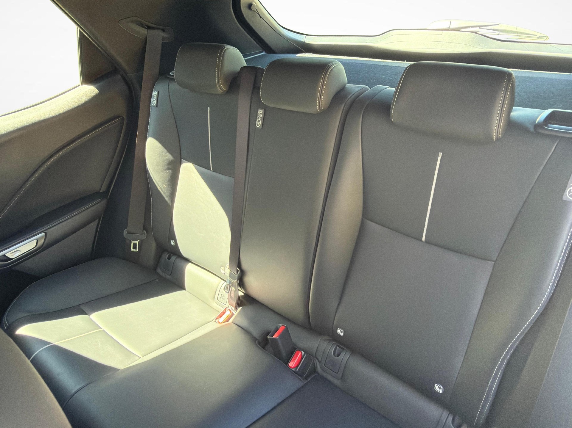 LEXUS LBX 1.5 Hybrid Relax AWD-image-9