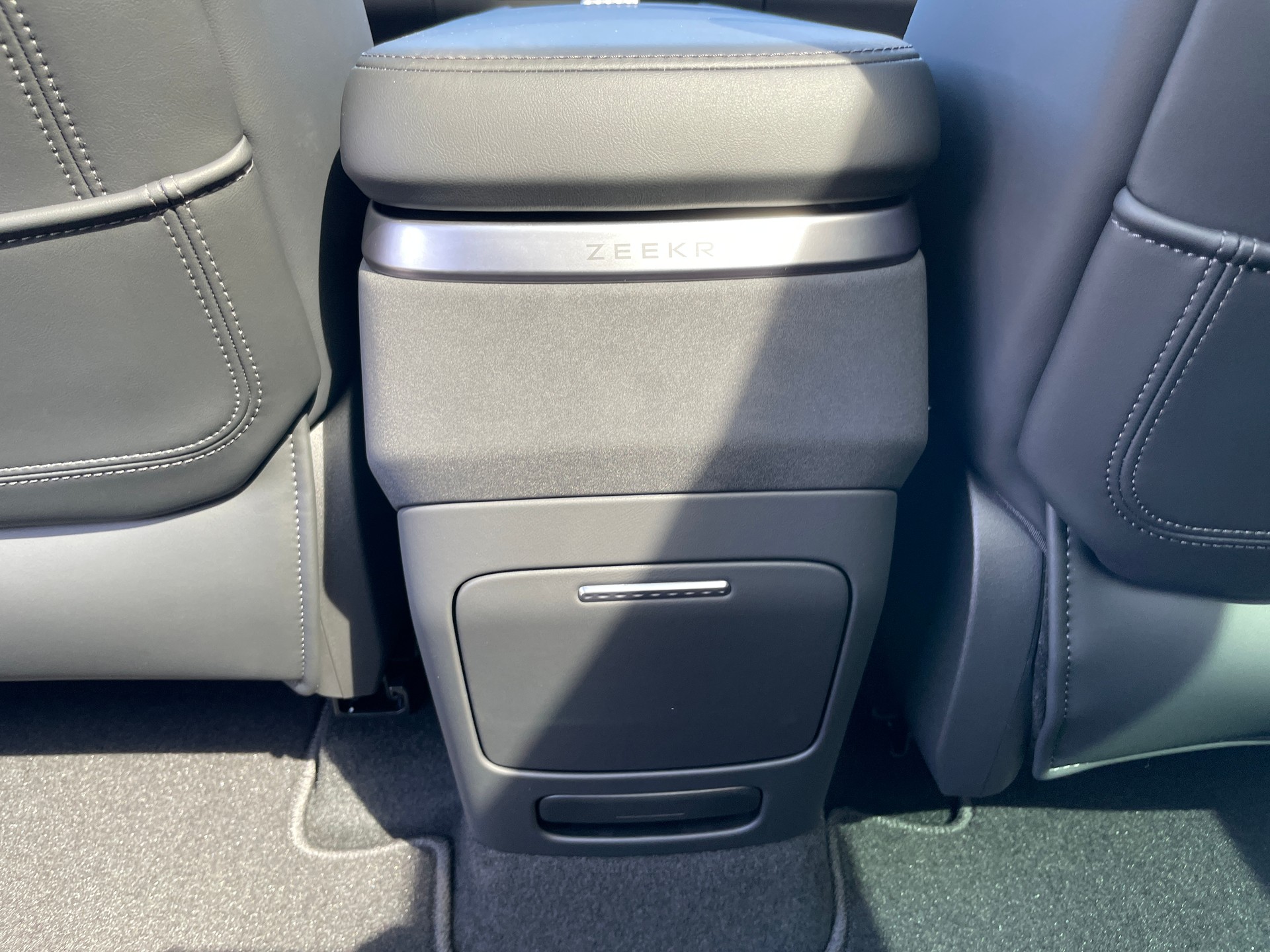 ZEEKR ZEEKR 7X 100kWh Privilege AWD mit Comfort und Cockpitpaket / MODELL 26-image-17