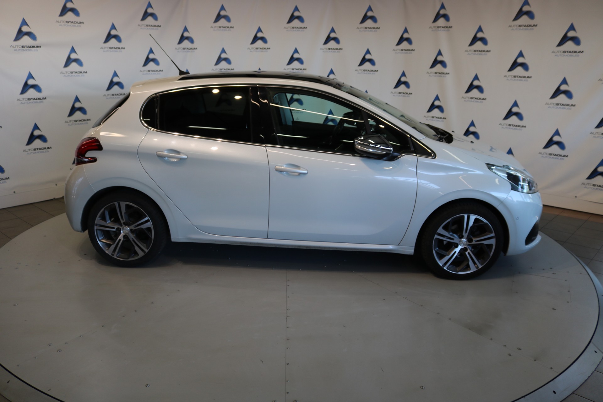 PEUGEOT 208 Allure EAT6-image-35