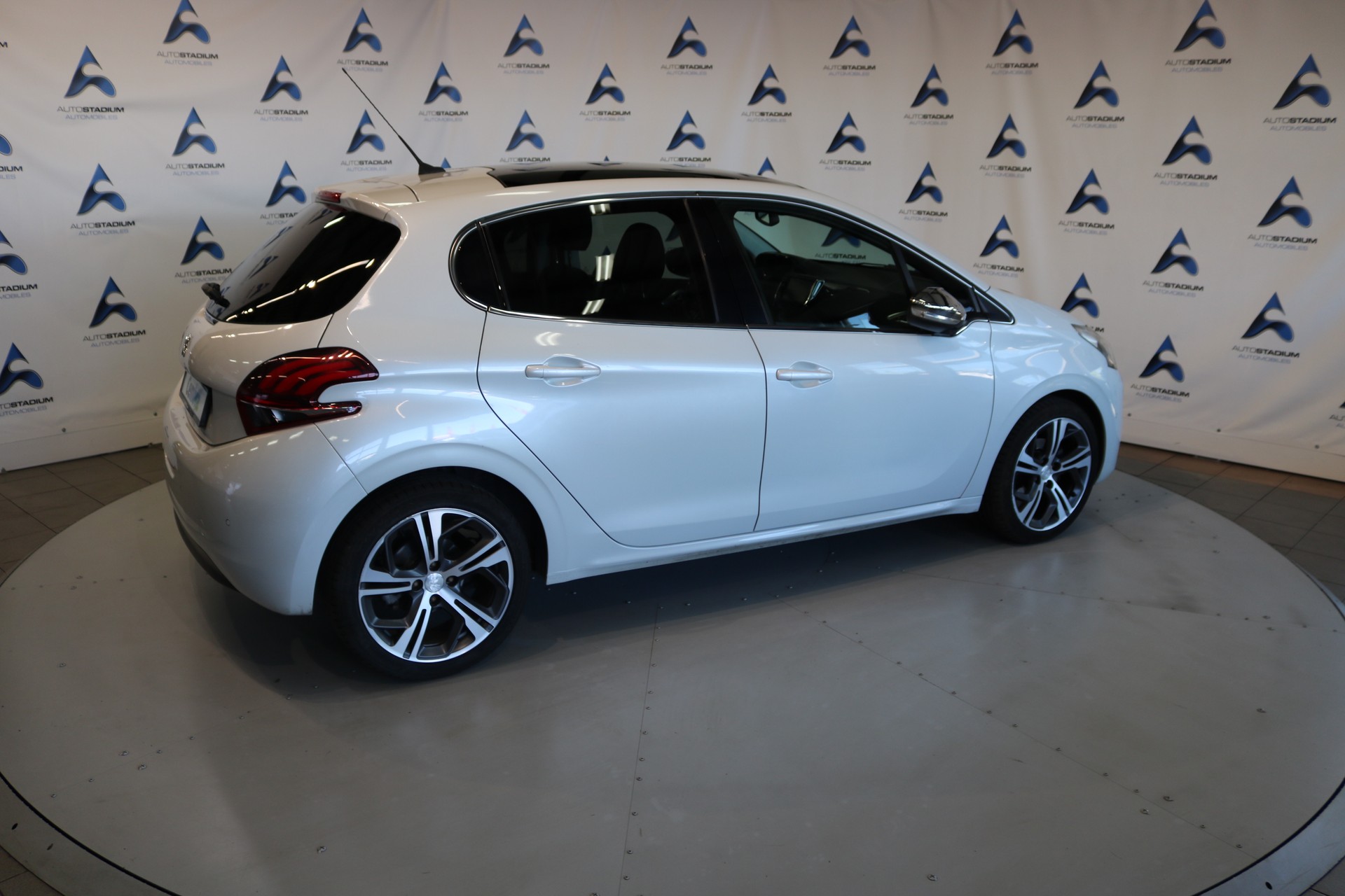 PEUGEOT 208 Allure EAT6-image-32