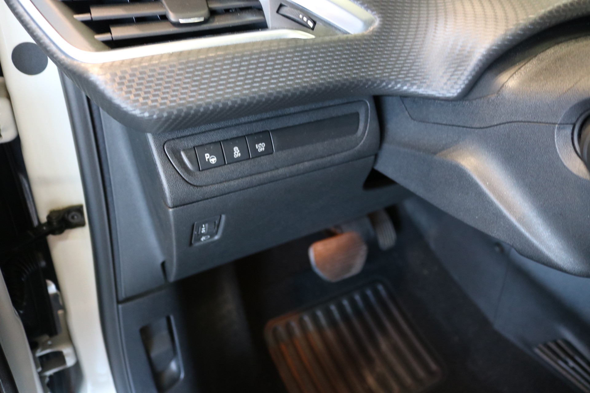 PEUGEOT 208 Allure EAT6-image-42