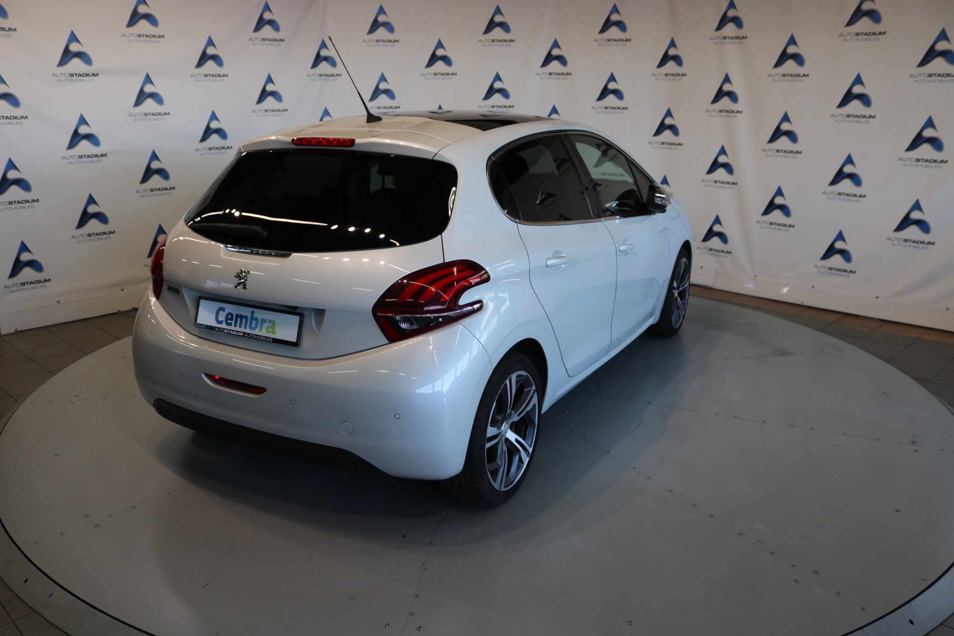 PEUGEOT 208 Allure EAT6-image-30