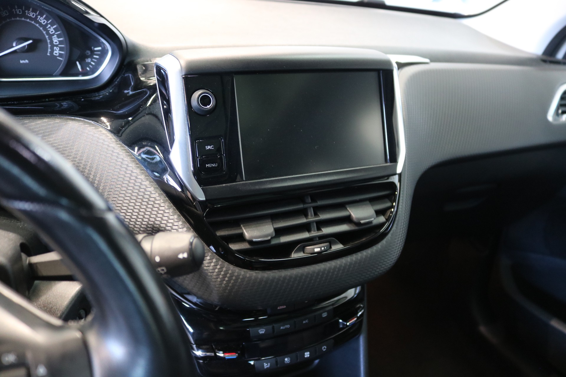 PEUGEOT 208 Allure EAT6-image-7