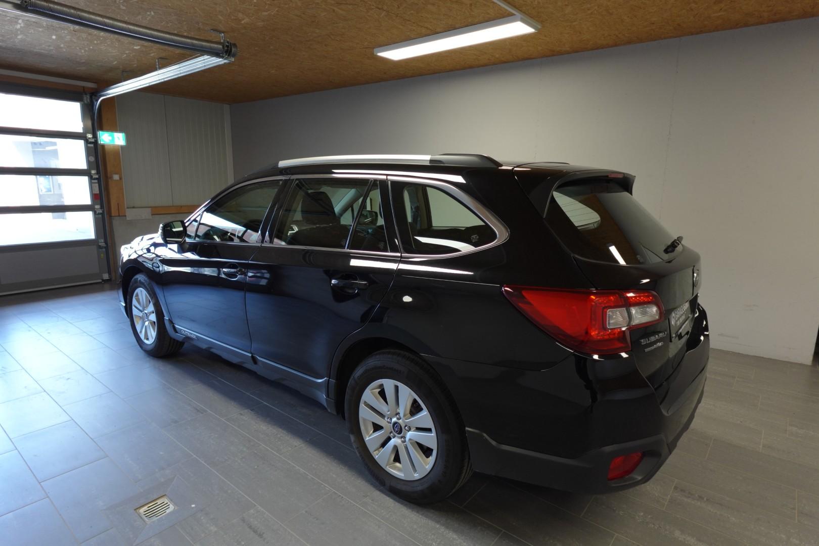 SUBARU Outback 2.0 D Swiss-image-11