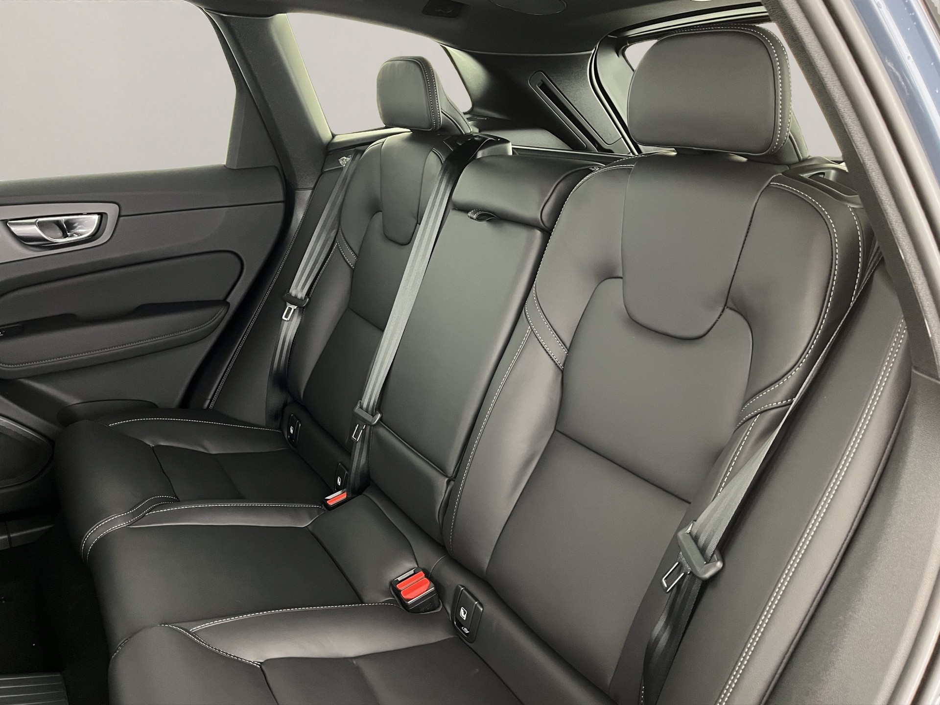 VOLVO XC60 2.0 T8 TE Black Edition eAWD-image-17