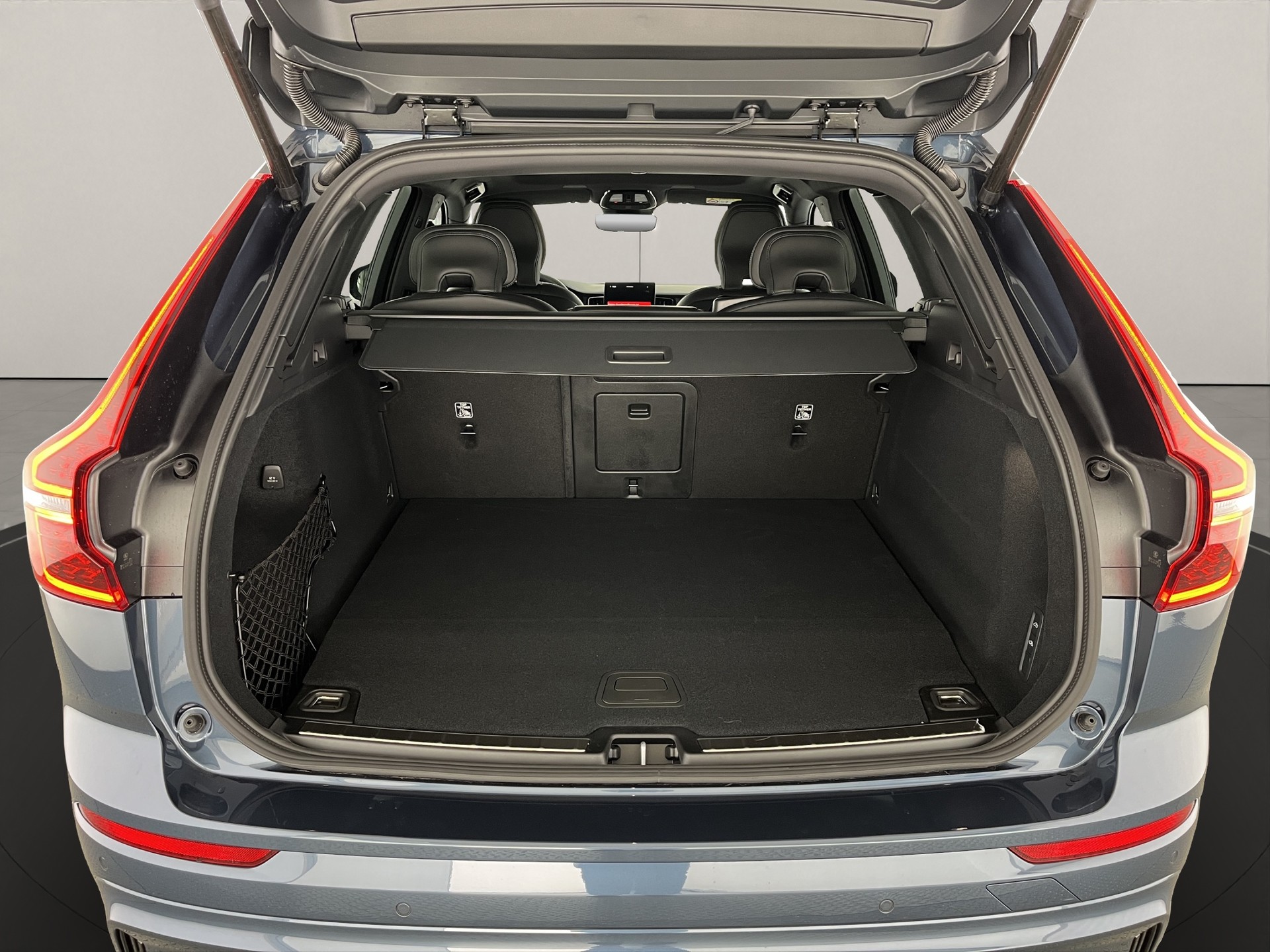VOLVO XC60 2.0 T8 TE Black Edition eAWD-image-5