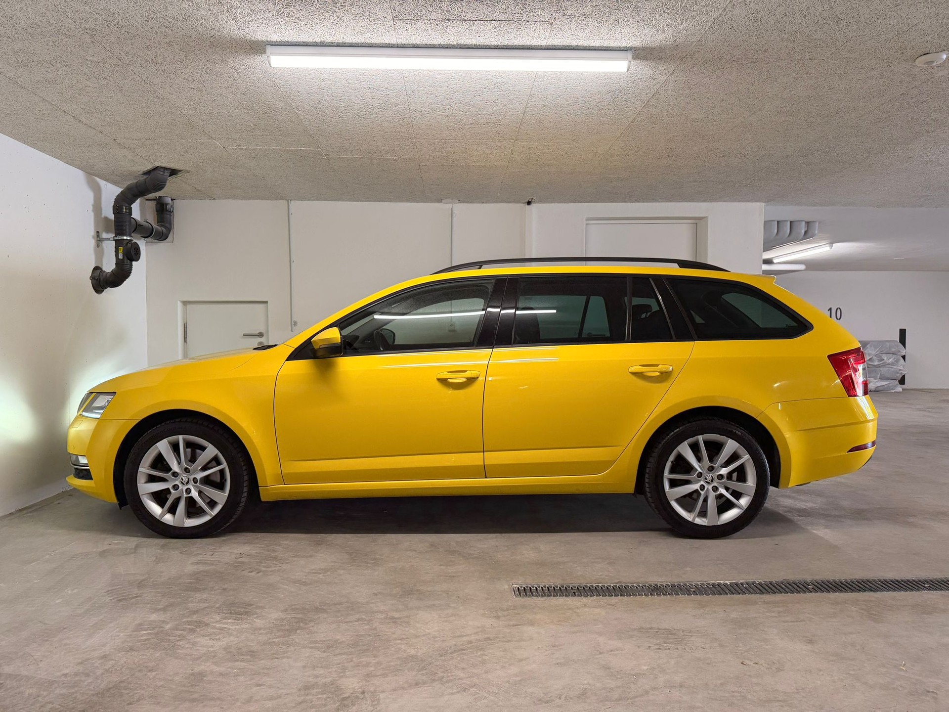 SKODA Octavia Combi 2.0 TDI Style 4x4 DSG-image-3