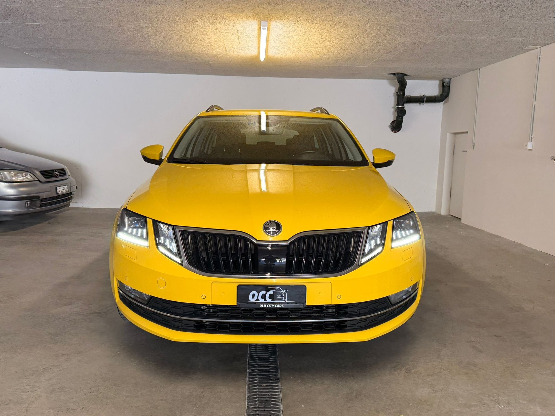SKODA Octavia Combi 2.0 TDI Style 4x4 DSG-image-1