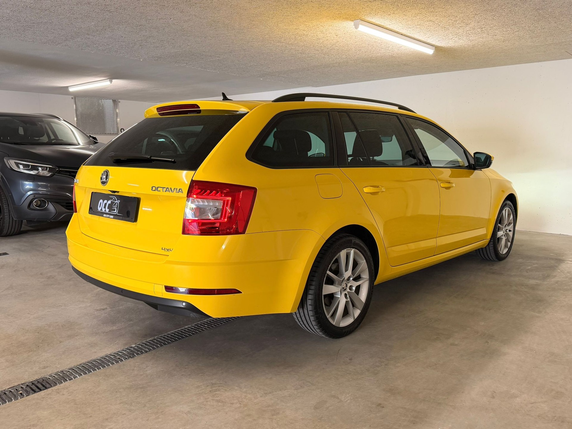 SKODA Octavia Combi 2.0 TDI Style 4x4 DSG-image-6