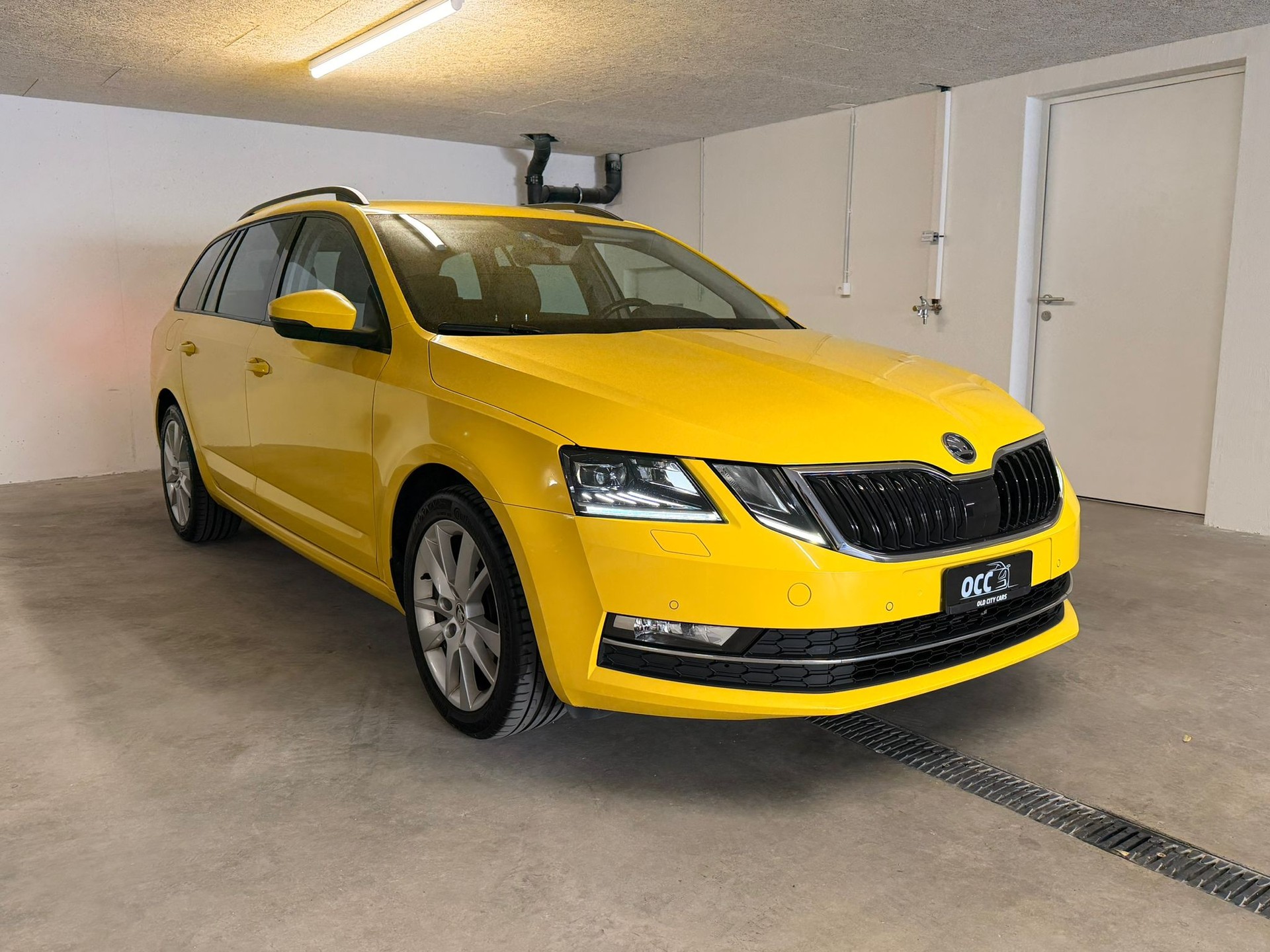 SKODA Octavia Combi 2.0 TDI Style 4x4 DSG-image-0