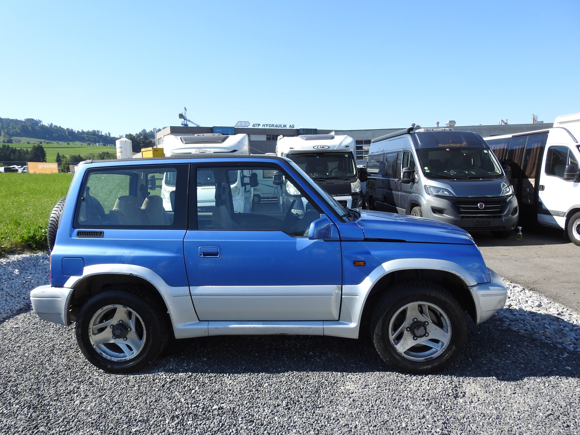 SUZUKI Vitara 2.0 Wagon-image-6