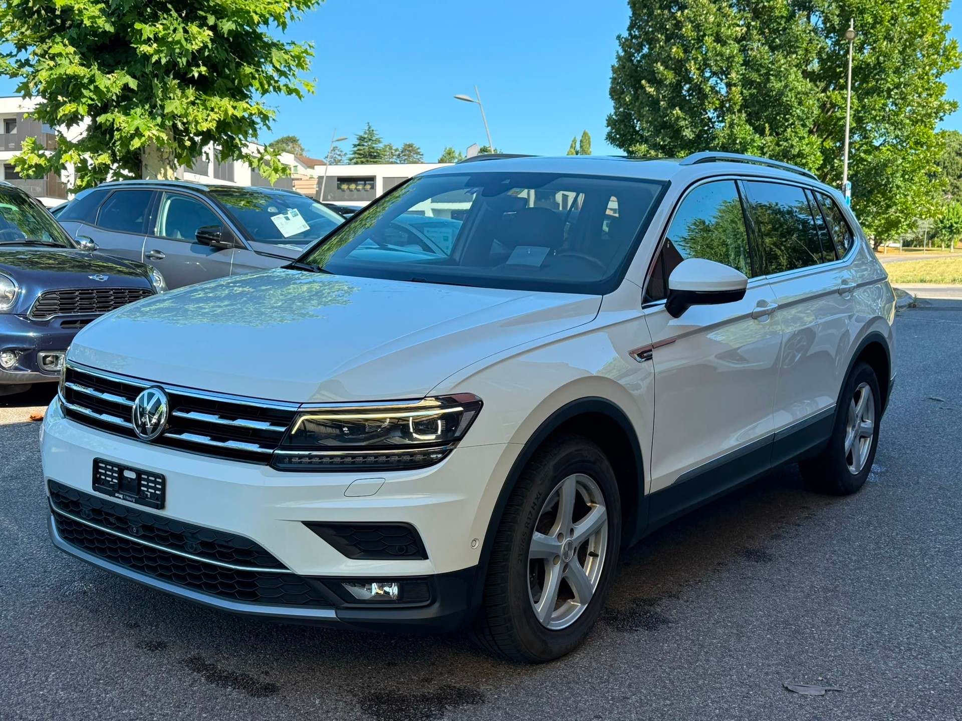 VW Tiguan Allspace 2.0 TDI SCR Highline 4Motion DSG-image-1