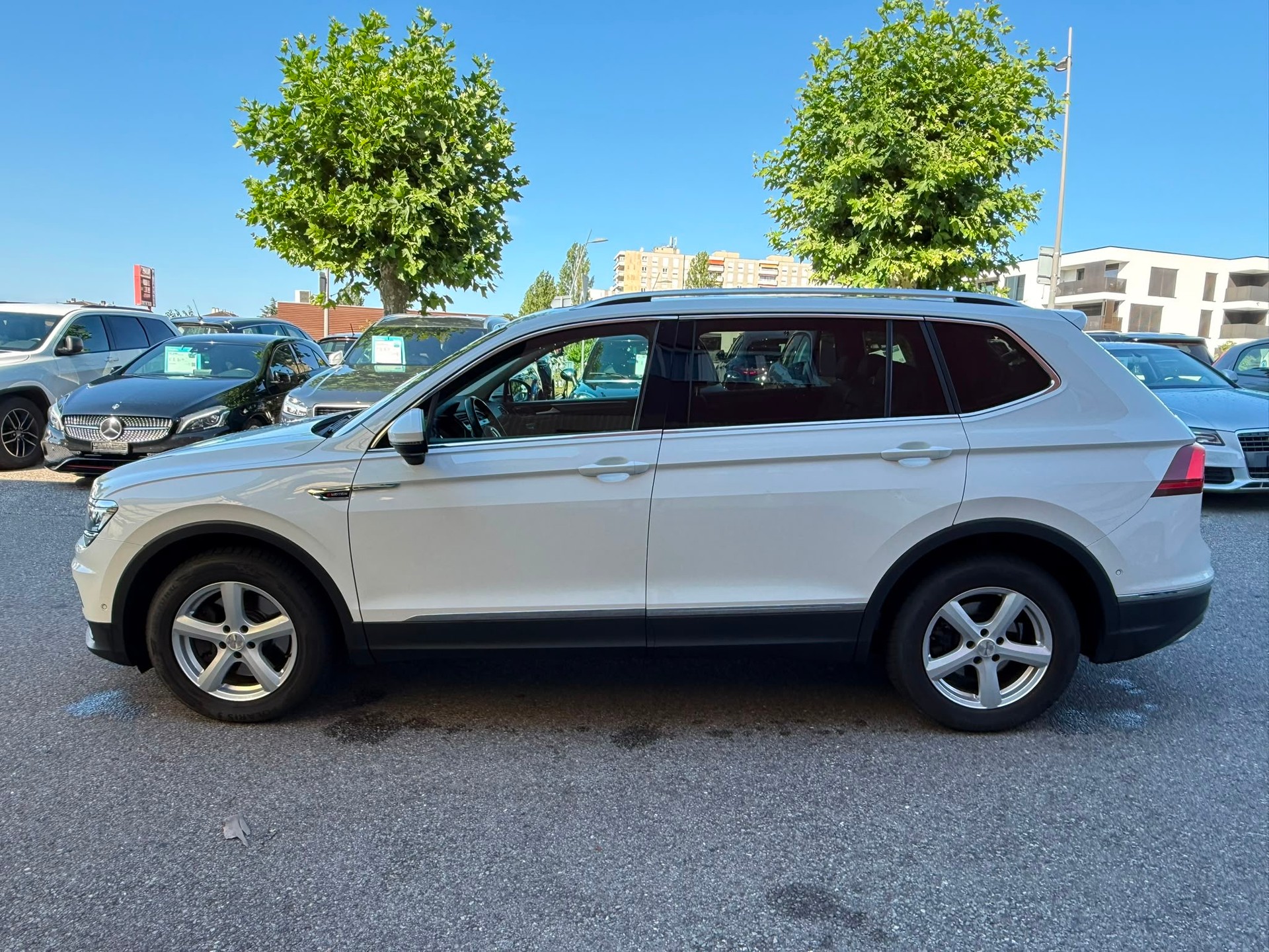 VW Tiguan Allspace 2.0 TDI SCR Highline 4Motion DSG-image-2