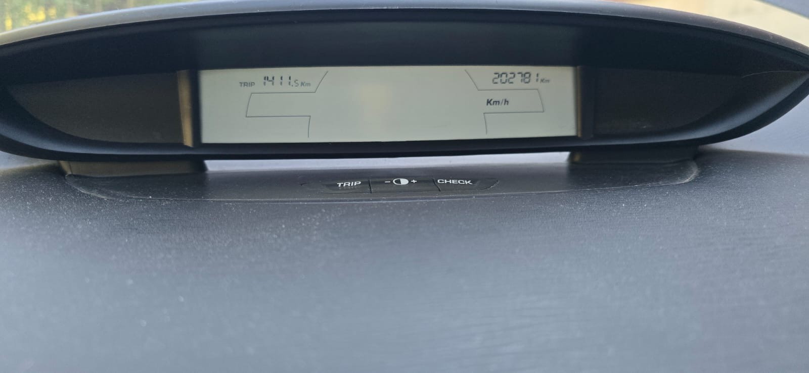 CITROEN C4 Berline 1.4i 16V X-image-9
