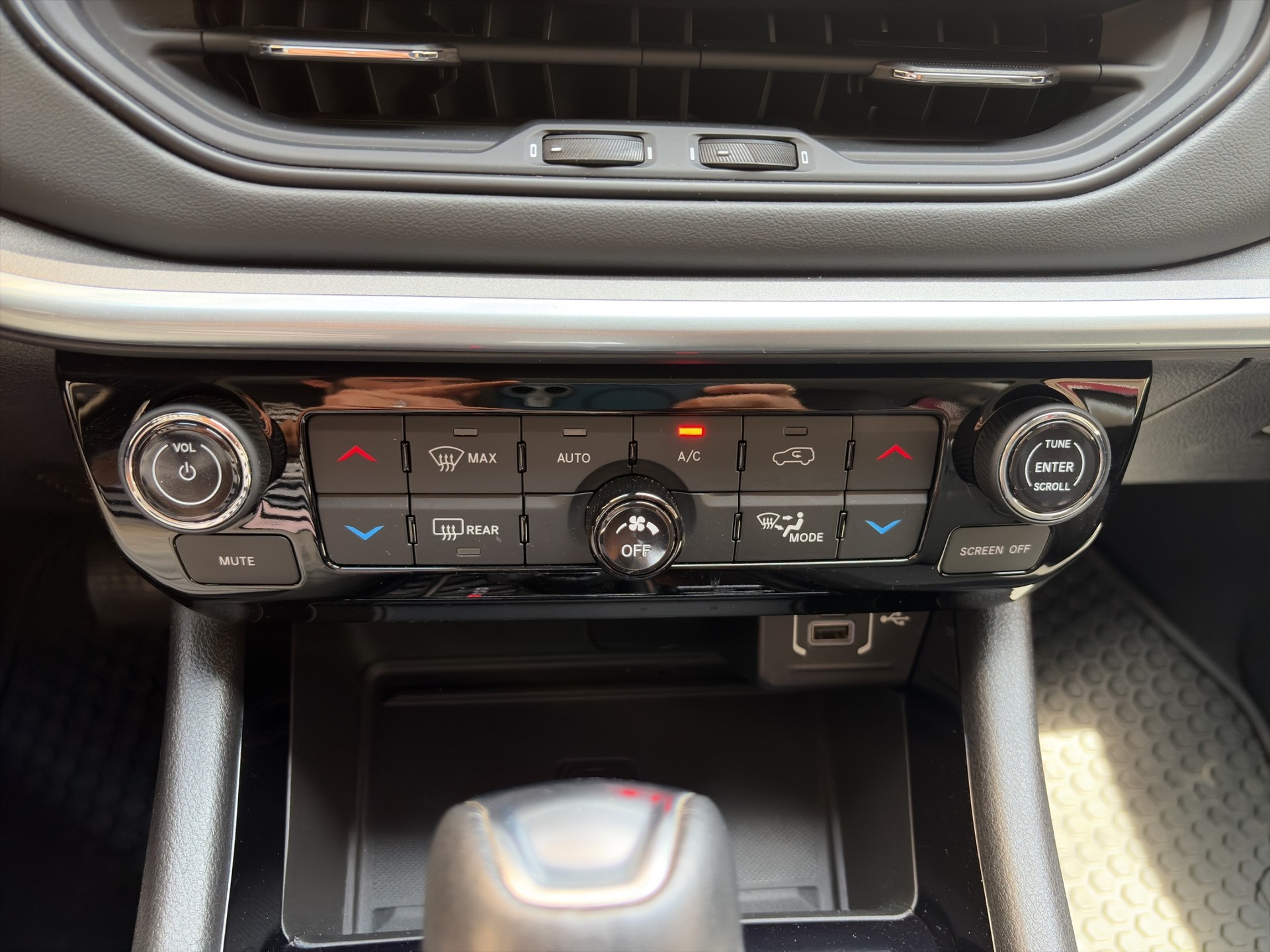 JEEP Compass 4x2 1.3 Limited DKG-image-17