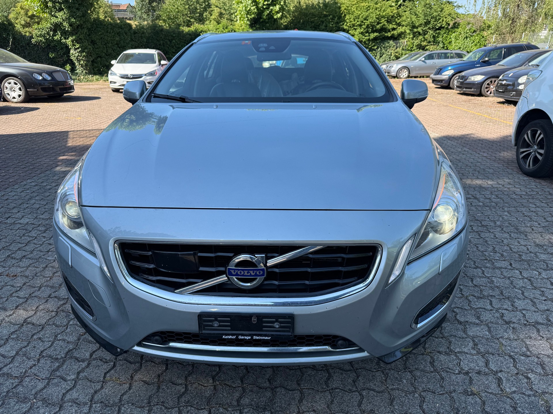 VOLVO V60 D6 AWD Plug-in Hybrid Pure Limited Geartronic-image-1
