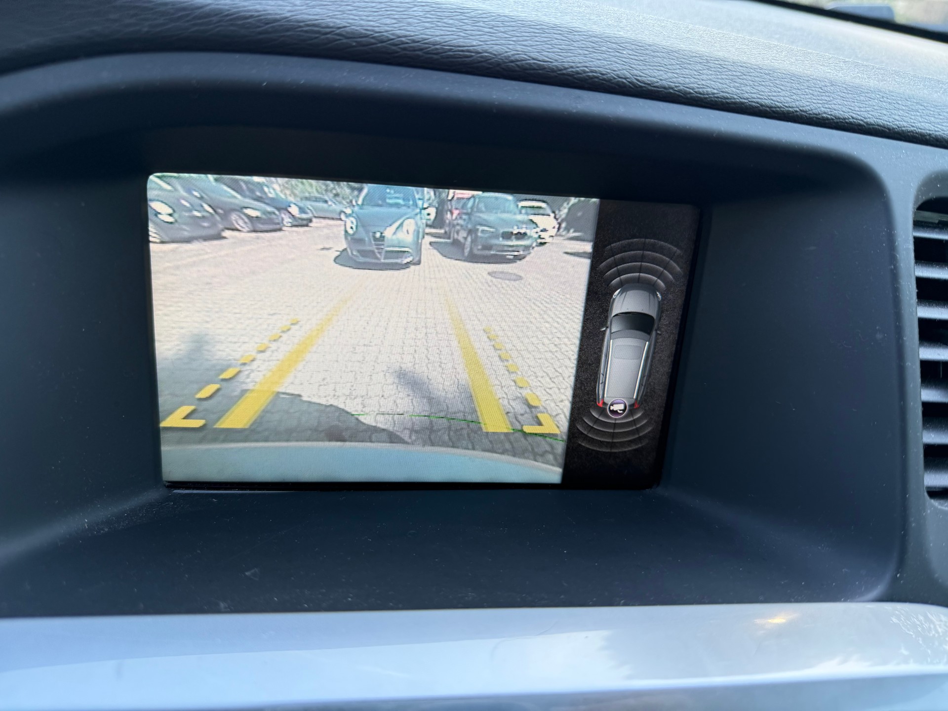 VOLVO V60 D6 AWD Plug-in Hybrid Pure Limited Geartronic-image-12