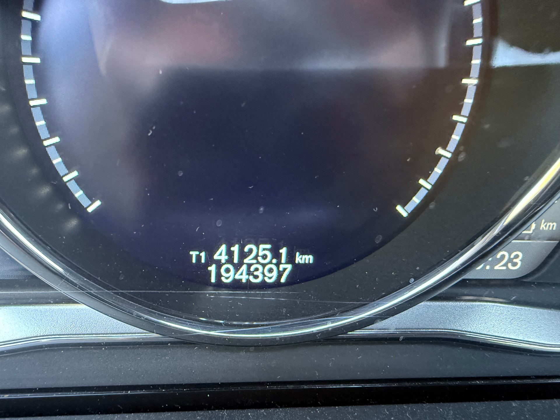 VOLVO V60 D6 AWD Plug-in Hybrid Pure Limited Geartronic-image-13