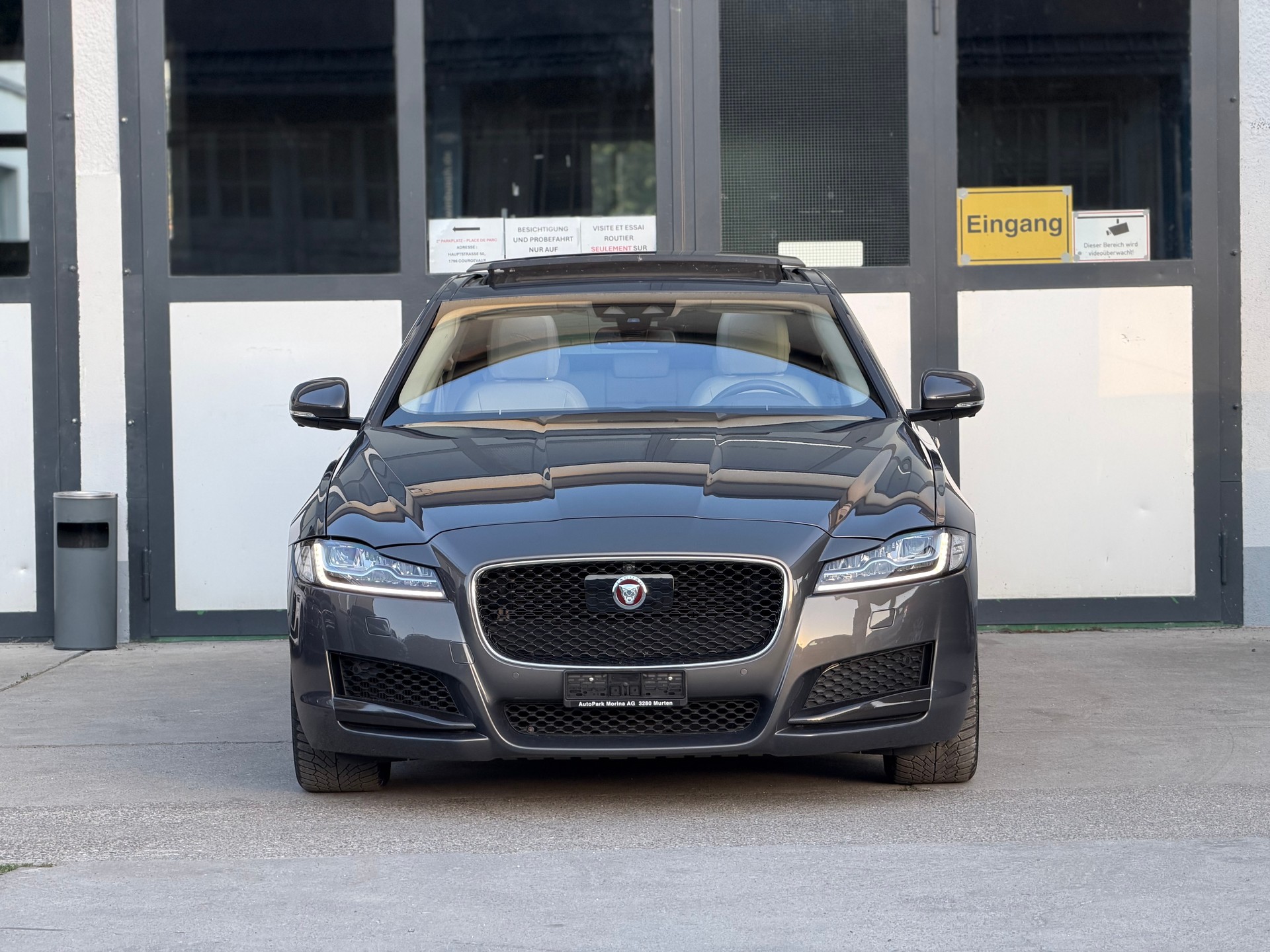 JAGUAR XF 30d Portfolio Automatic-image-2
